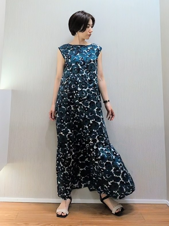 ミズタさんの「UNTITLED｜【アンサンブル可/日除け・冷房対策】シアーレーヨンZIPカーディガン」を使ったコーディネート