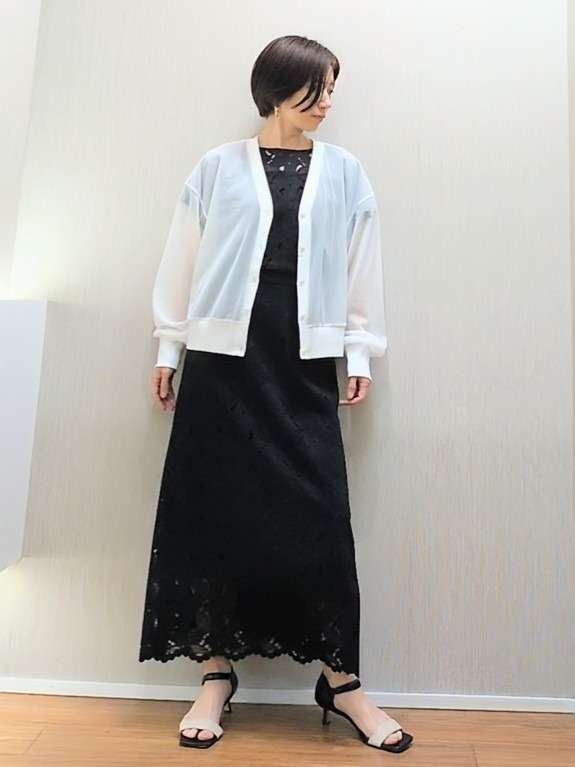 ミズタさんの「UNTITLED｜【セットアップ可/品のある透け感】リーフレースブラウス」を使ったコーディネート
