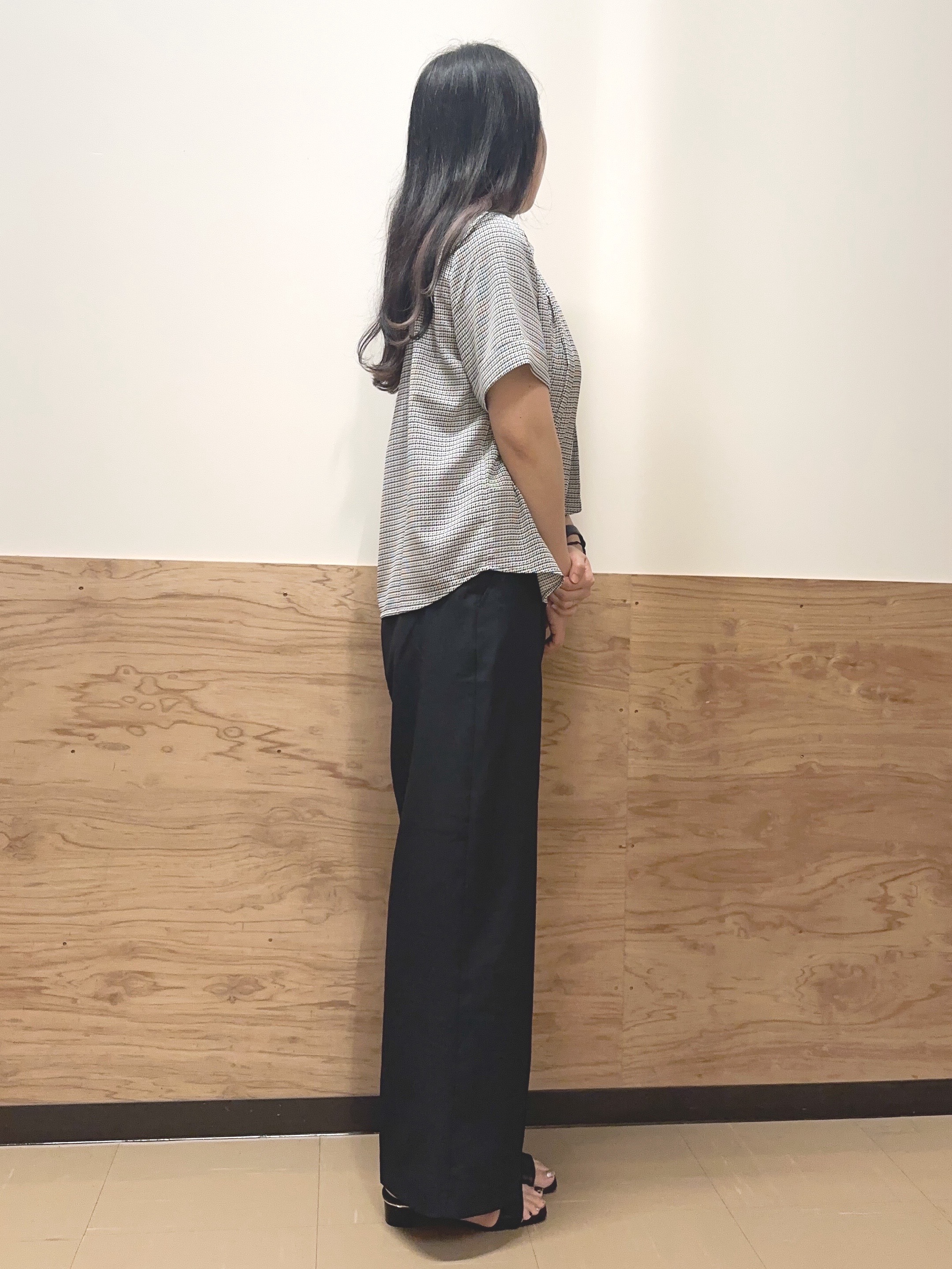 すーさんの「grove｜半袖になって再登場！【洗える】チャーム付きマルチWAYボウタイブラウス」を使ったコーディネート