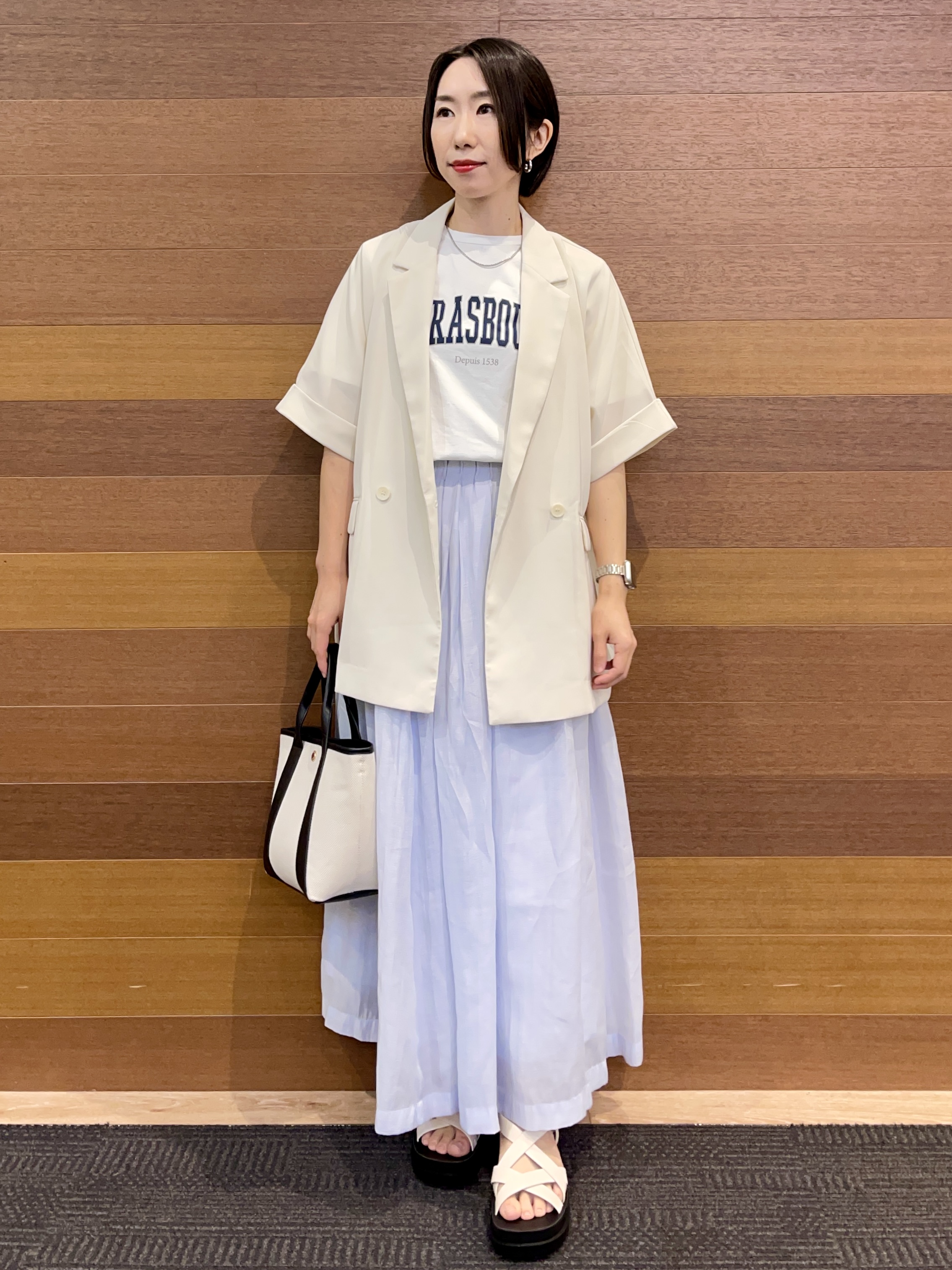 umiさんの「OPAQUE.CLIP｜アソートロゴTシャツ【洗濯機OK】」を使ったコーディネート
