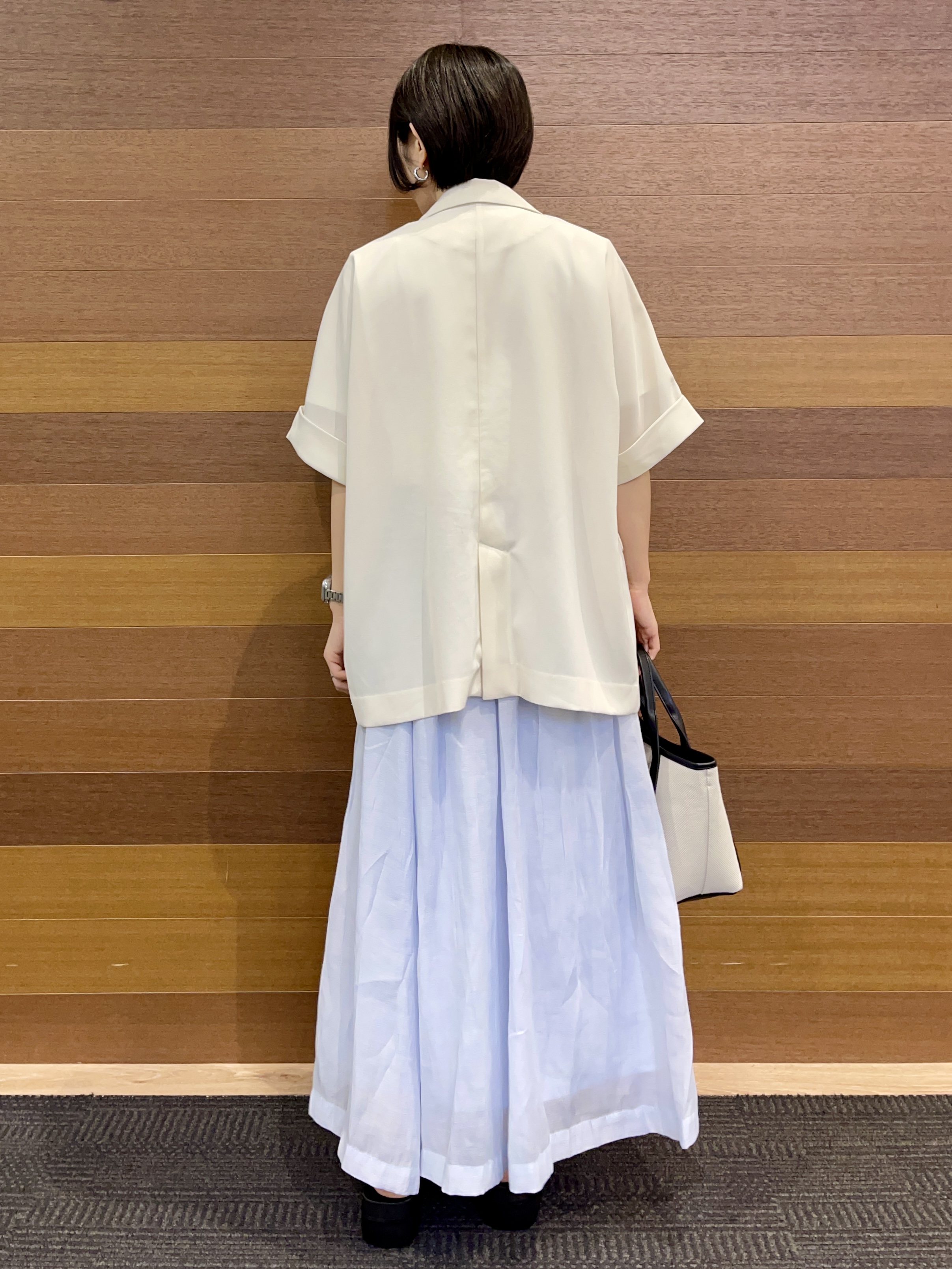 umiさんの「OPAQUE.CLIP｜アソートロゴTシャツ【洗濯機OK】」を使ったコーディネート