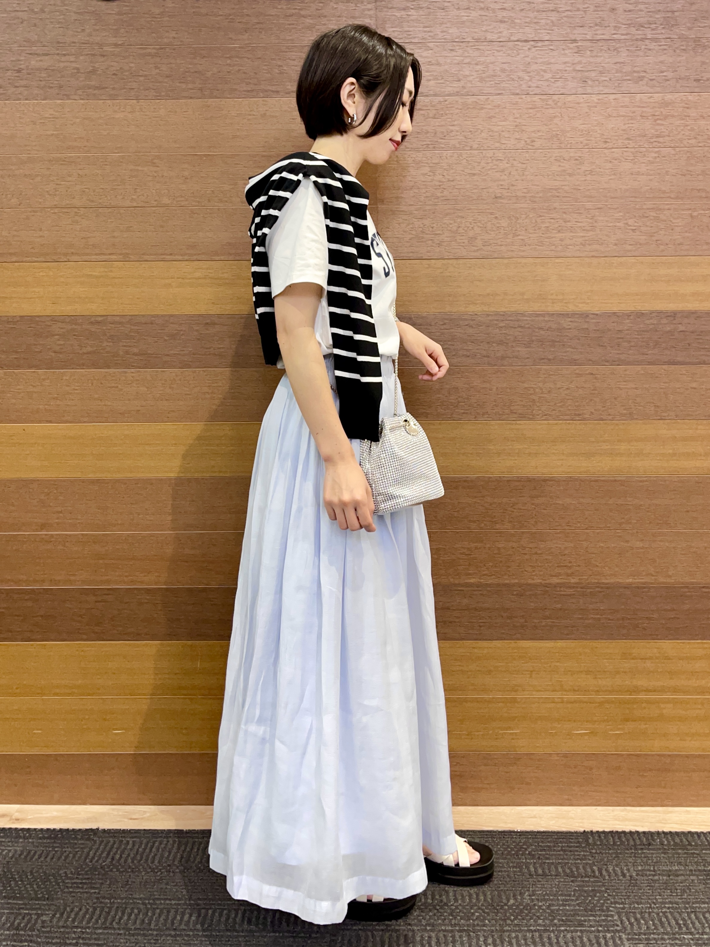 umiさんの「OPAQUE.CLIP｜アソートロゴTシャツ【洗濯機OK】」を使ったコーディネート