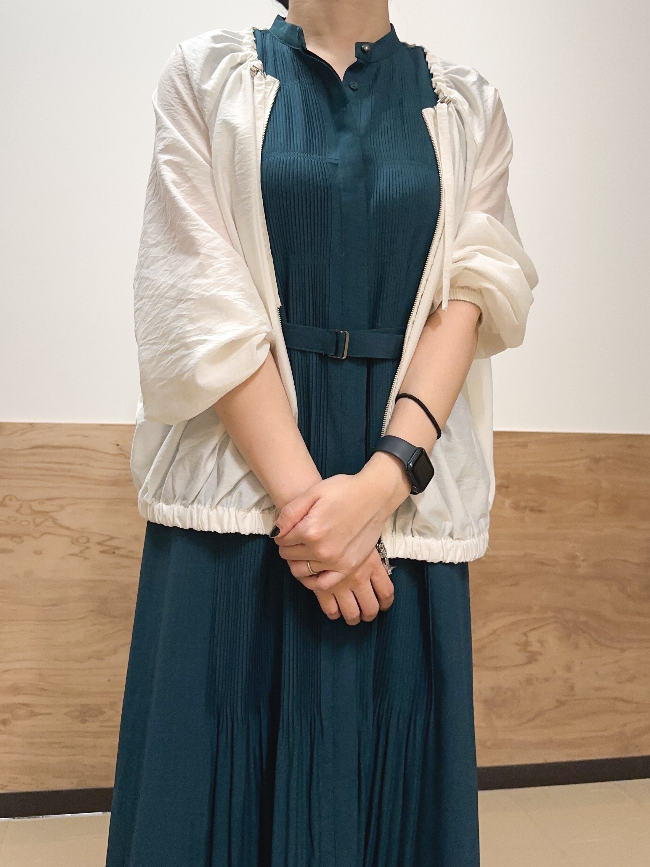 すーさんの「grove｜気温調整にも◎ブラウス感覚で羽織れるシアーブルゾン」を使ったコーディネート