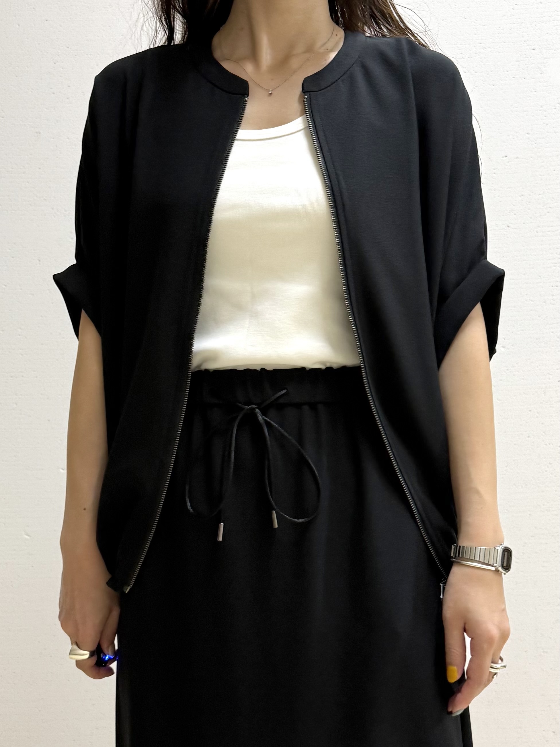 mamiさんの「INDIVI｜【着る日傘】ドルマンフォルムブルゾン」を使ったコーディネート