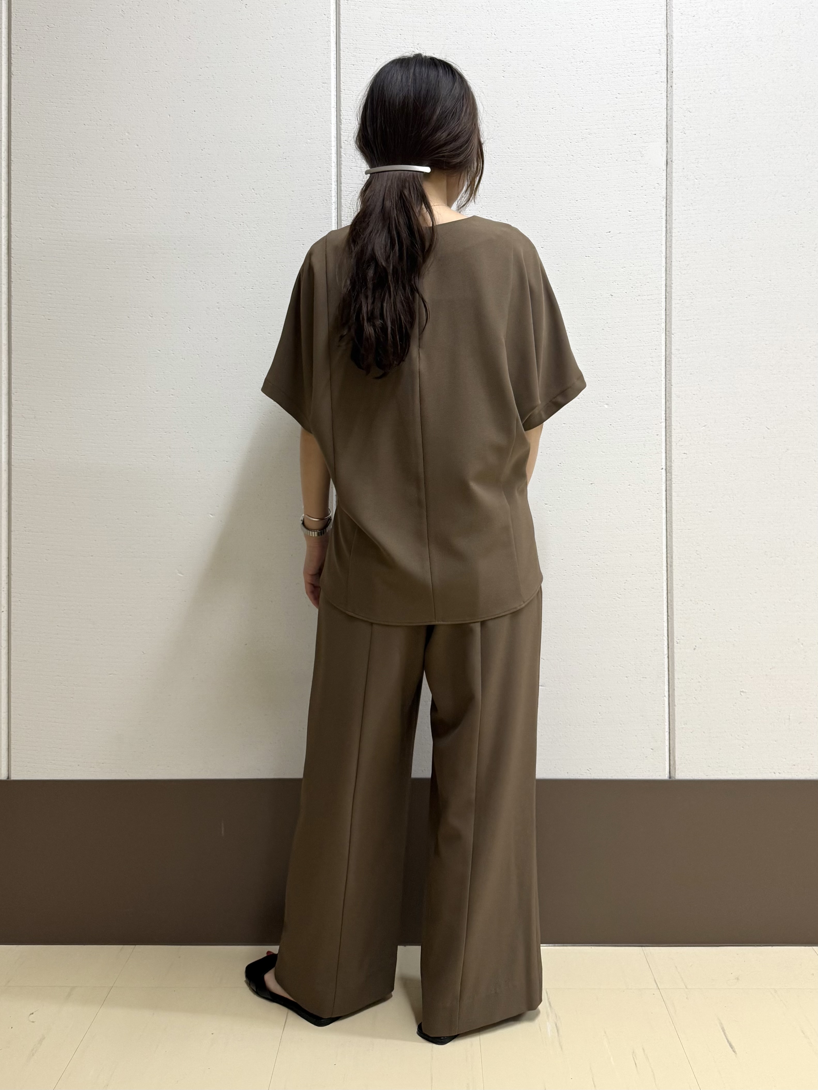 mamiさんの「INDIVI｜【着る日傘】イージーワイドパンツ」を使ったコーディネート