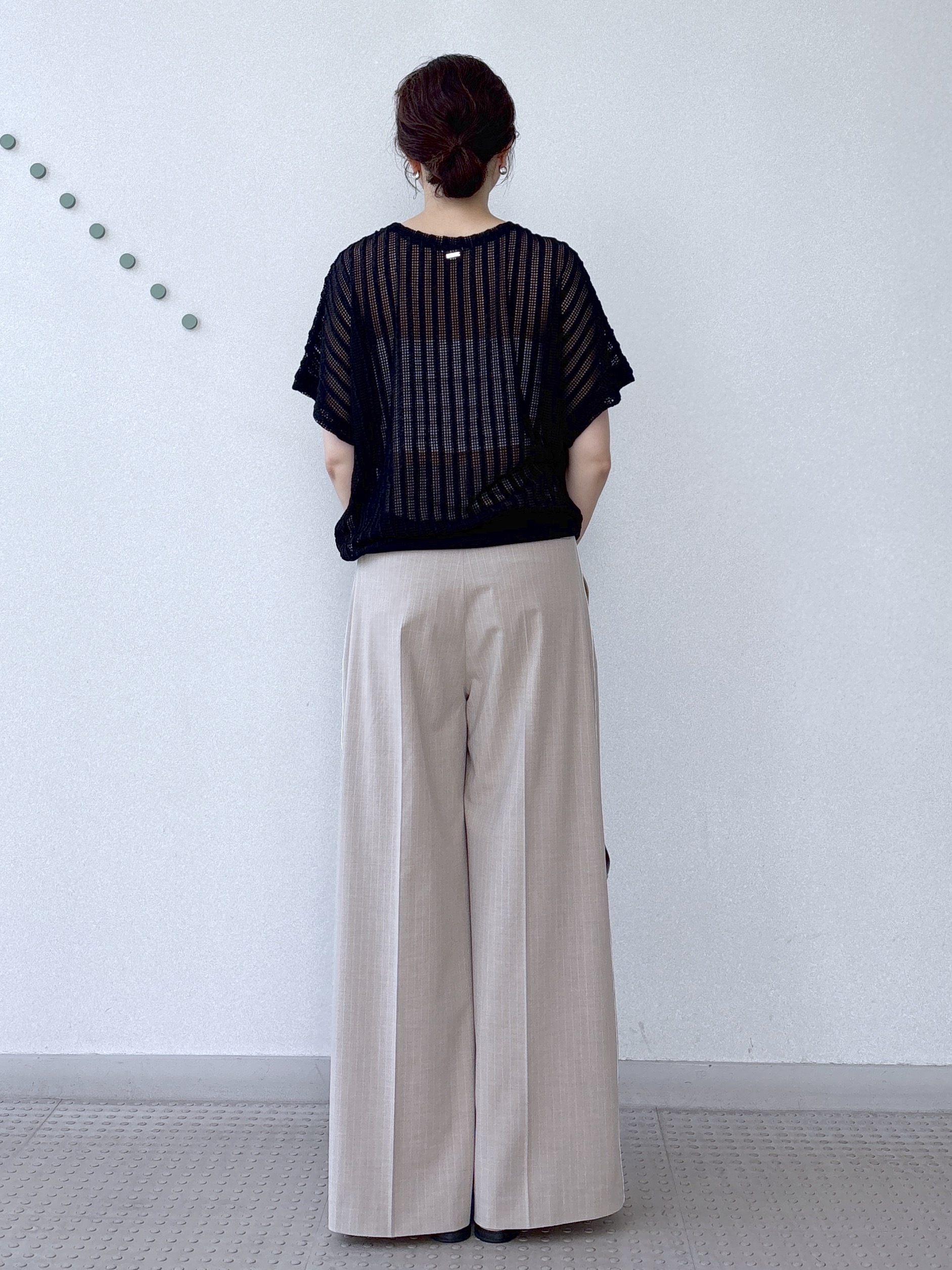 saitoさんの「DRESSTERIOR｜【体系カバー/日除け】ドルマンスリーブ シアーメッシュプルオーバー」を使ったコーディネート