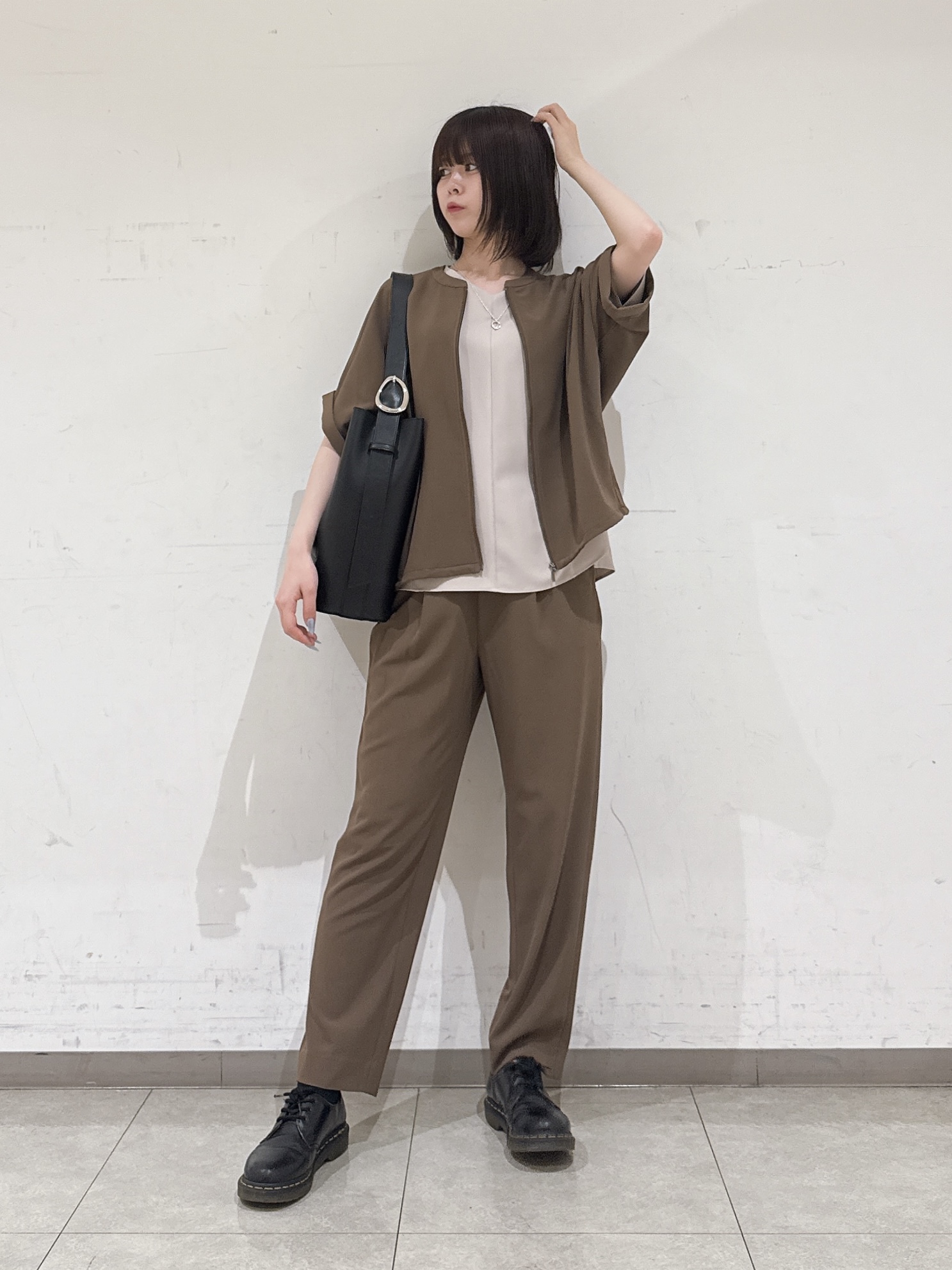 rinaさんの「INDIVI｜【A4収納可能／合皮】配色デザインワンショルダーバッグ」を使ったコーディネート
