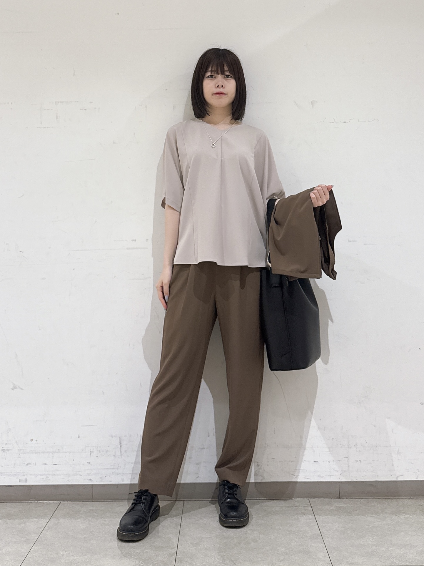 rinaさんの「INDIVI｜【A4収納可能／合皮】配色デザインワンショルダーバッグ」を使ったコーディネート