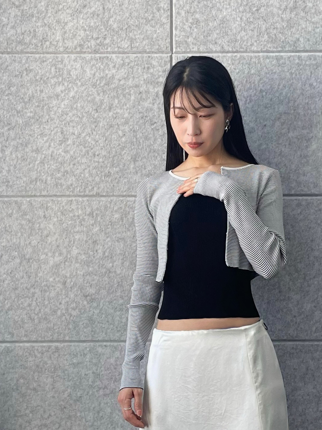 丸山加奈子さんの「CODE A｜【Re】stretch hook cardigan」を使ったコーディネート