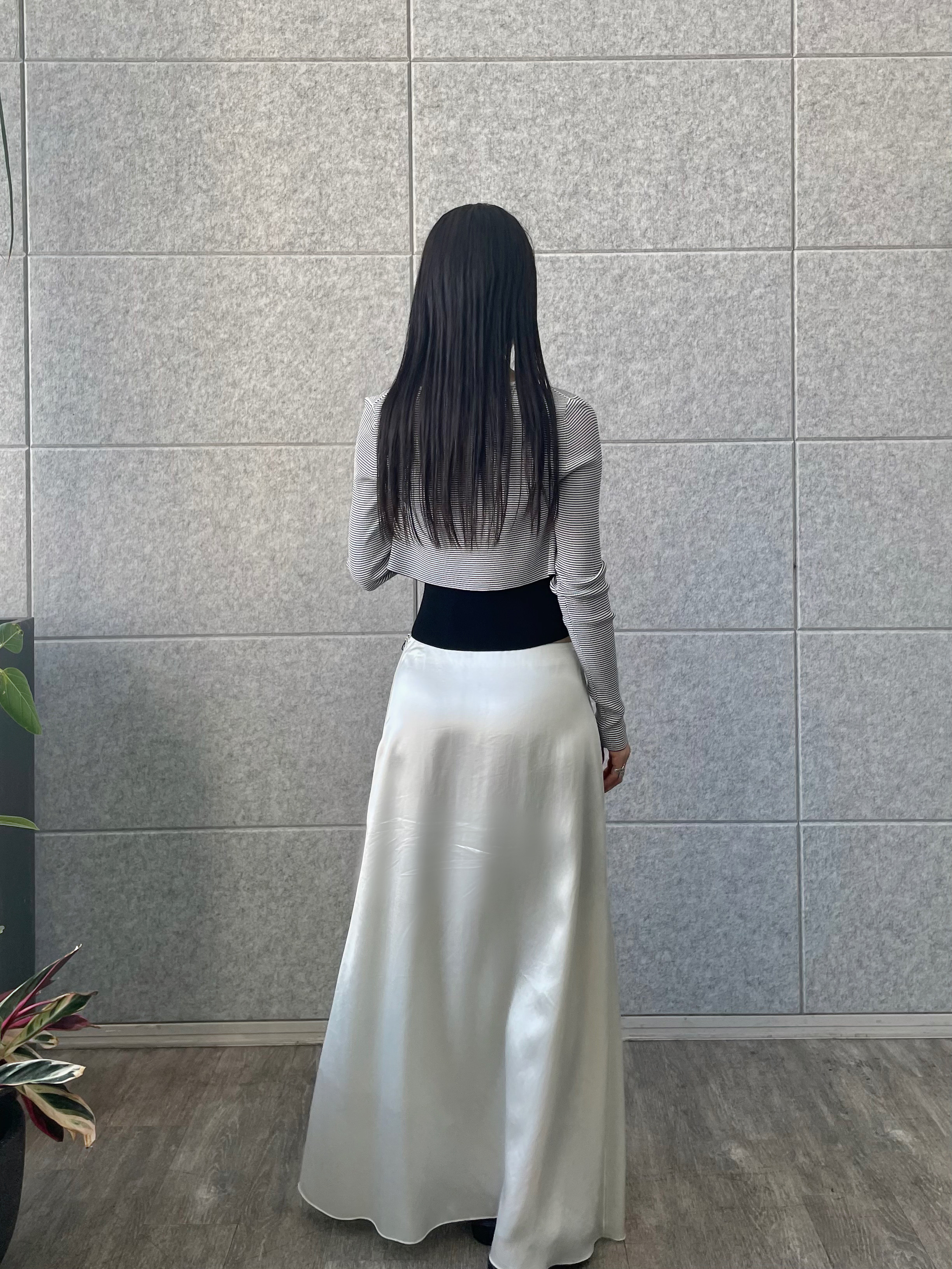 丸山加奈子さんの「CODE A｜【Re】stretch hook cardigan」を使ったコーディネート