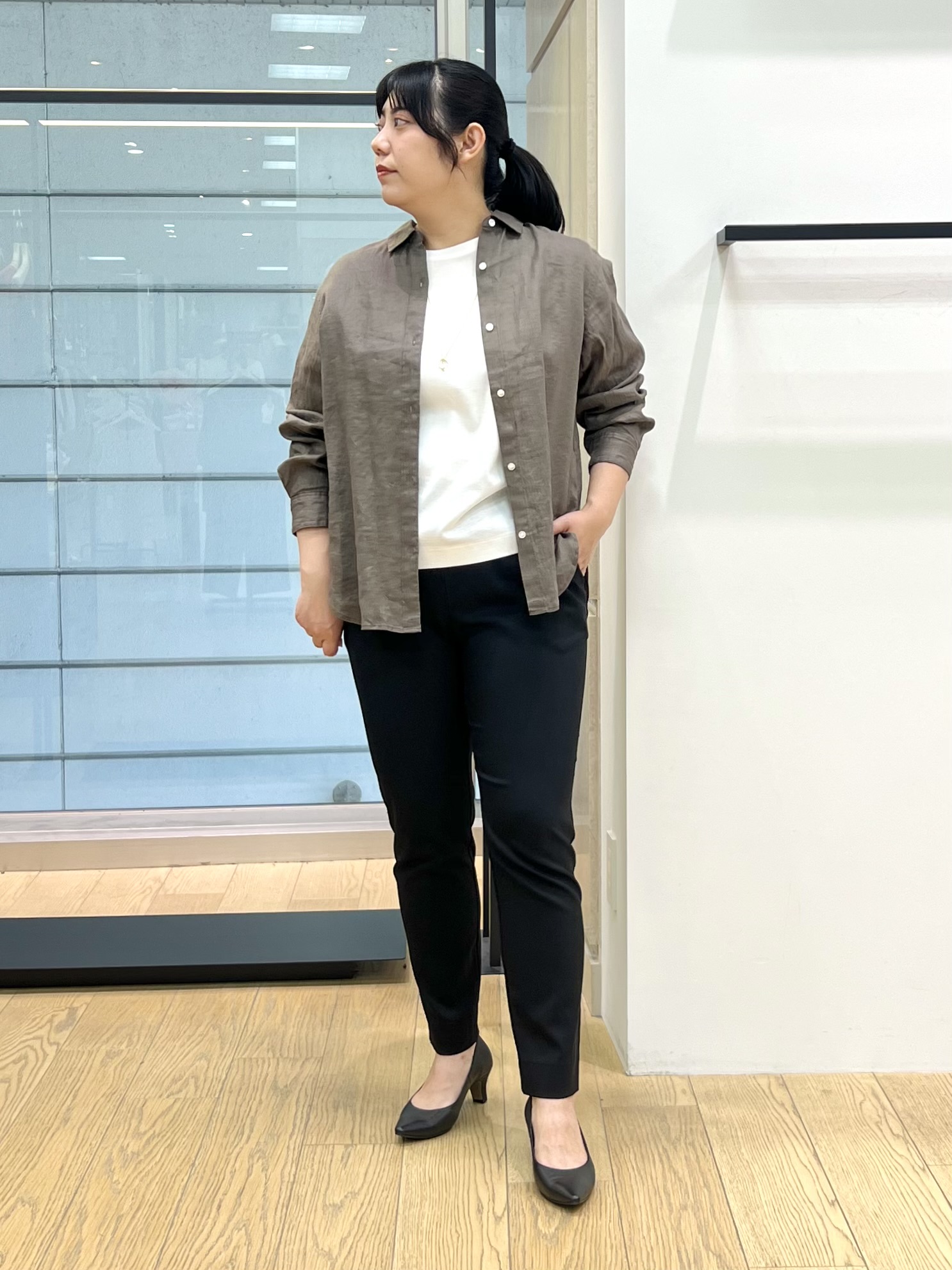 shimaさんの「INDIVI｜【接触冷感／2WAY】カシュクールリネンシャツ」を使ったコーディネート