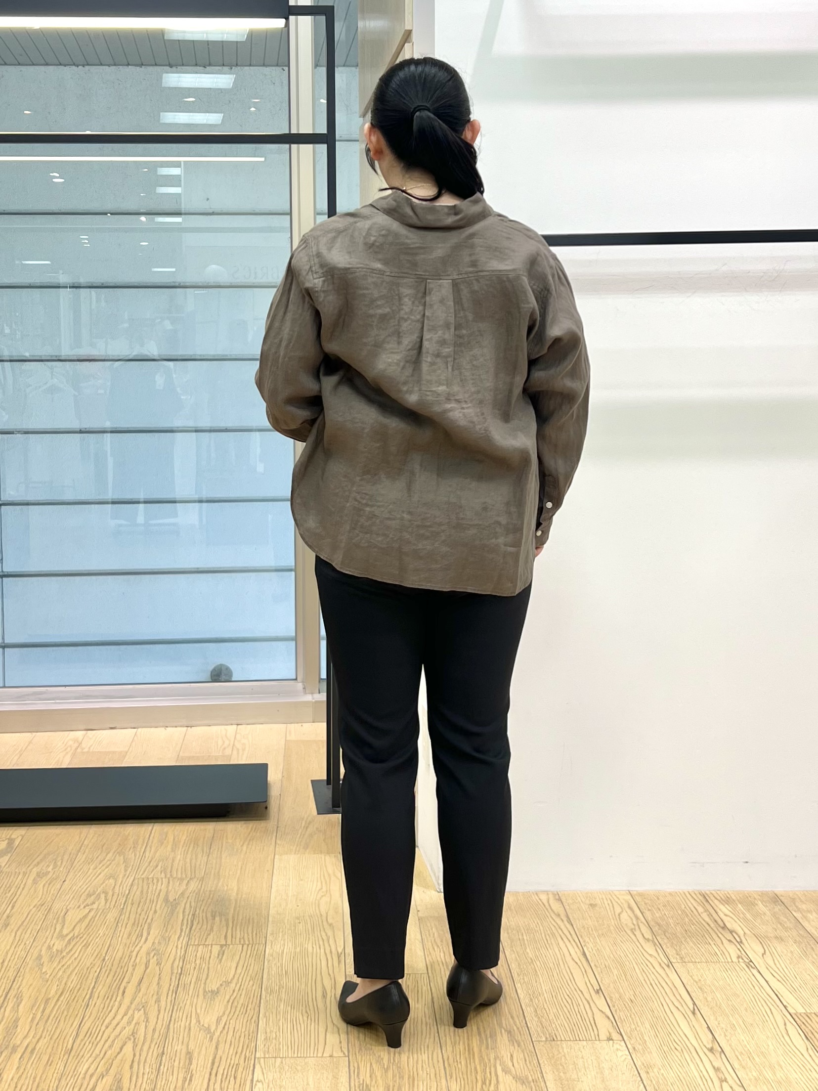 shimaさんの「INDIVI｜【接触冷感／2WAY】カシュクールリネンシャツ」を使ったコーディネート