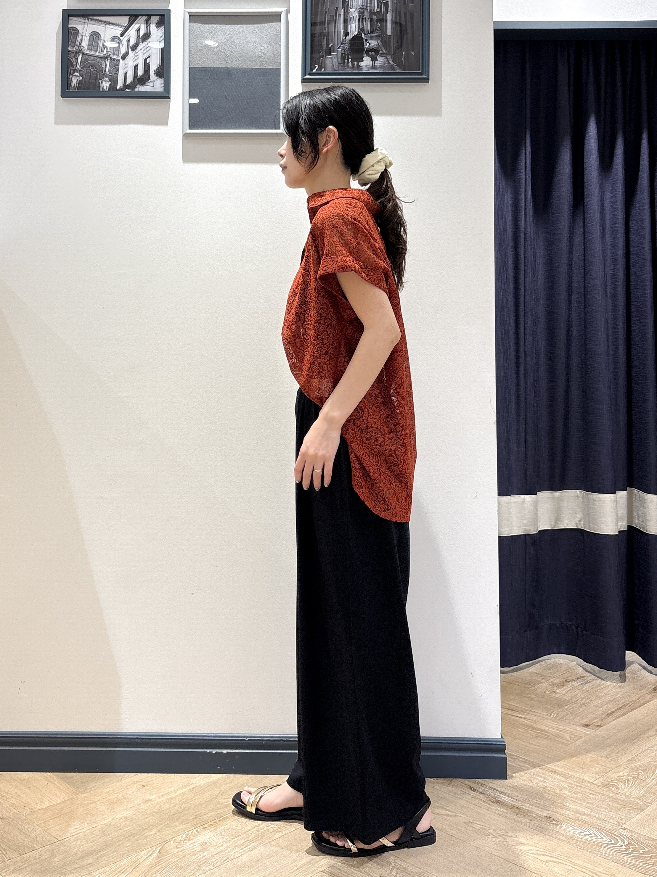 ayakaさんの「grove｜【洗える・体型カバー】レースドルマンシャツ」を使ったコーディネート