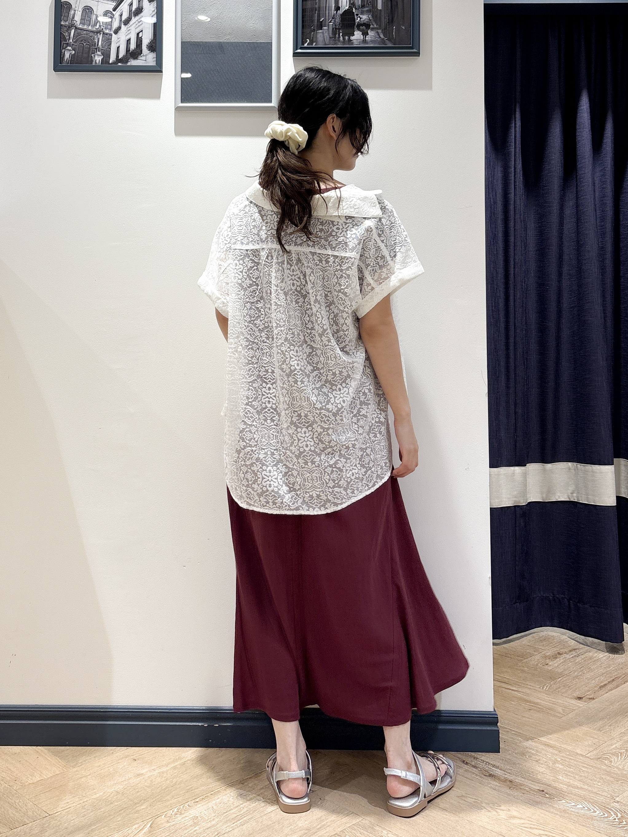ayakaさんの「grove｜【洗える・体型カバー】レースドルマンシャツ」を使ったコーディネート
