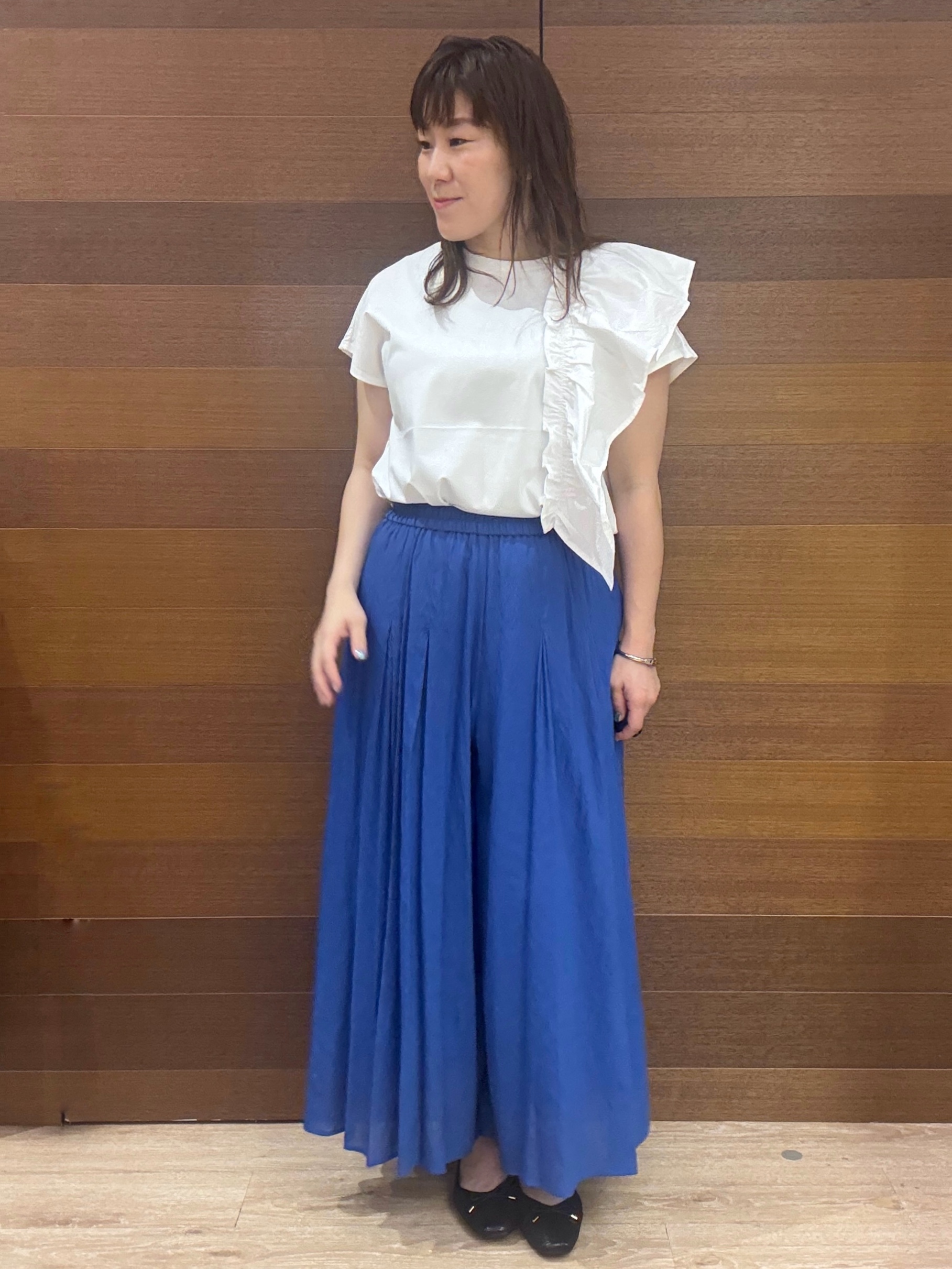 maichiさんの「OPAQUE.CLIP｜【UVケア／接触冷感】アシメフリルドッキングカットソー《洗濯機OK》」を使ったコーディネート