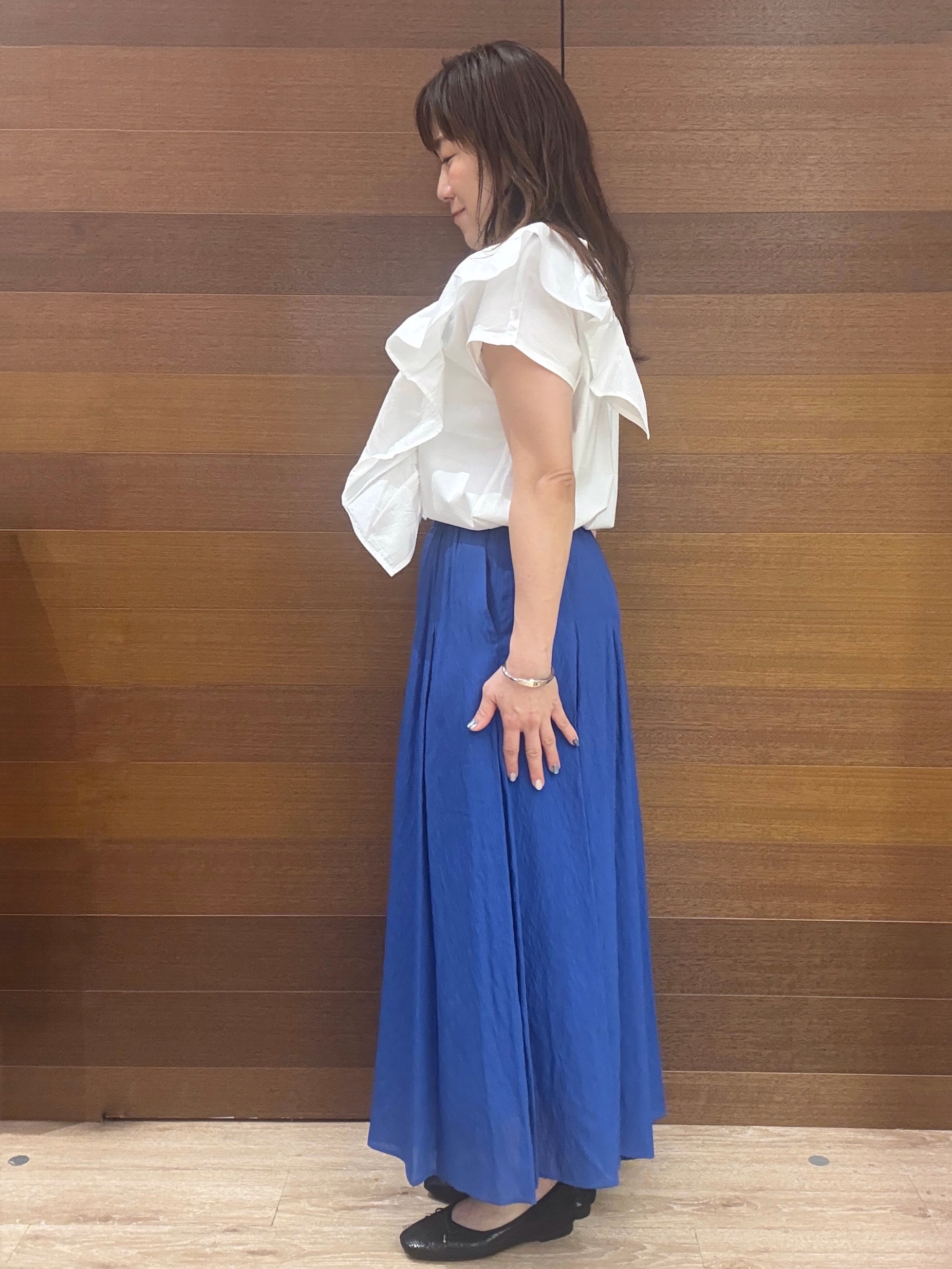 maichiさんの「OPAQUE.CLIP｜【UVケア／接触冷感】アシメフリルドッキングカットソー《洗濯機OK》」を使ったコーディネート