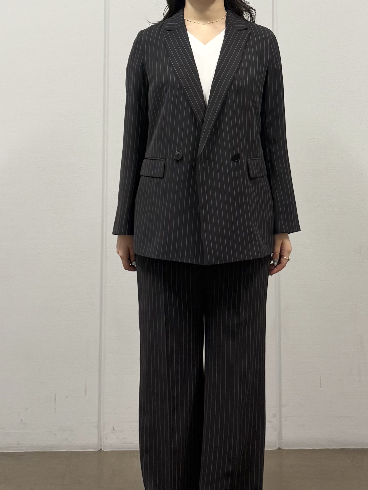 mizukiさんの「INDIVI｜【清涼感／UVケア／接触冷感】Vネックストライプブラウス」を使ったコーディネート