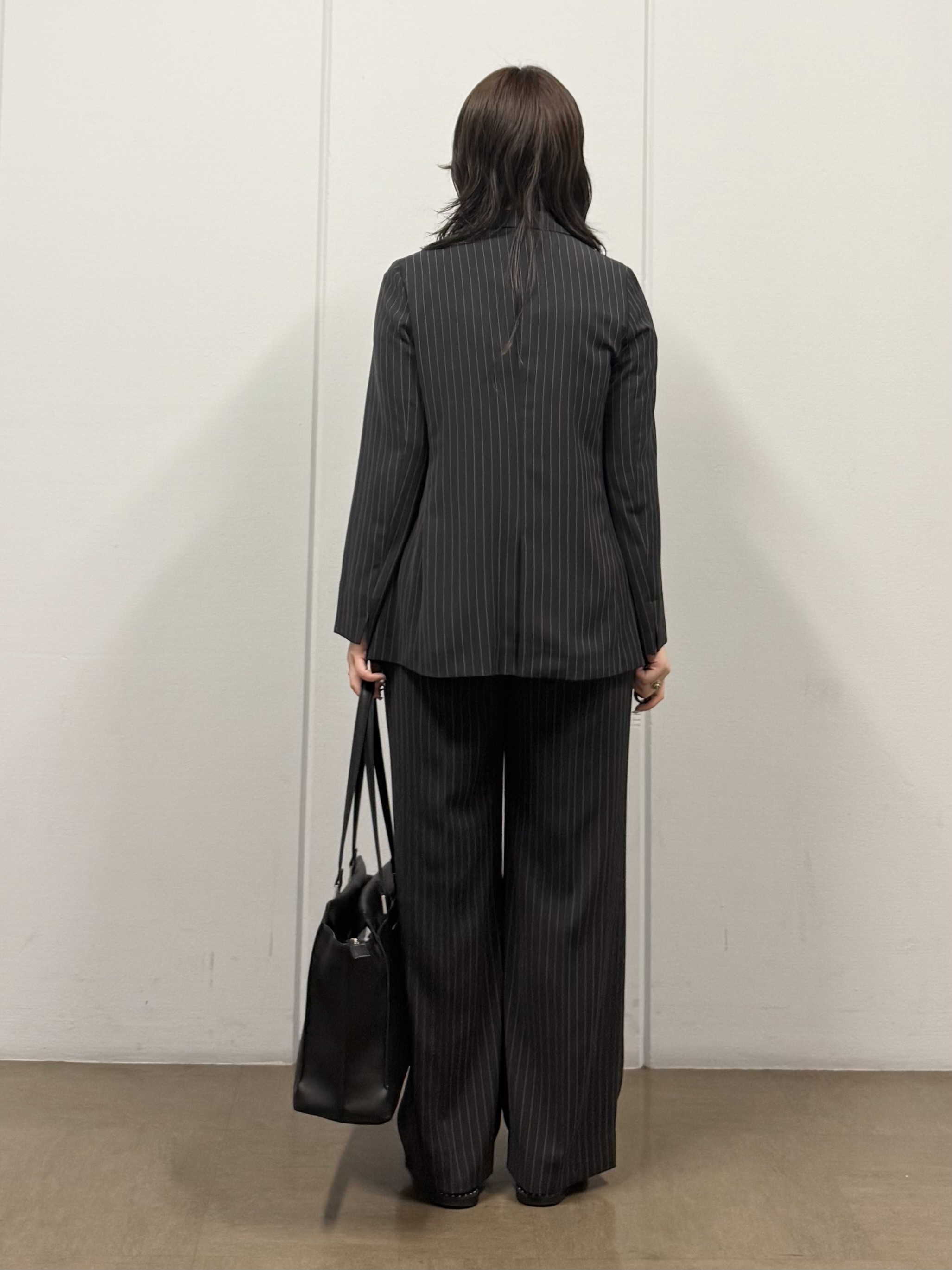 mizukiさんの「INDIVI｜【清涼感／UVケア／接触冷感】Vネックストライプブラウス」を使ったコーディネート