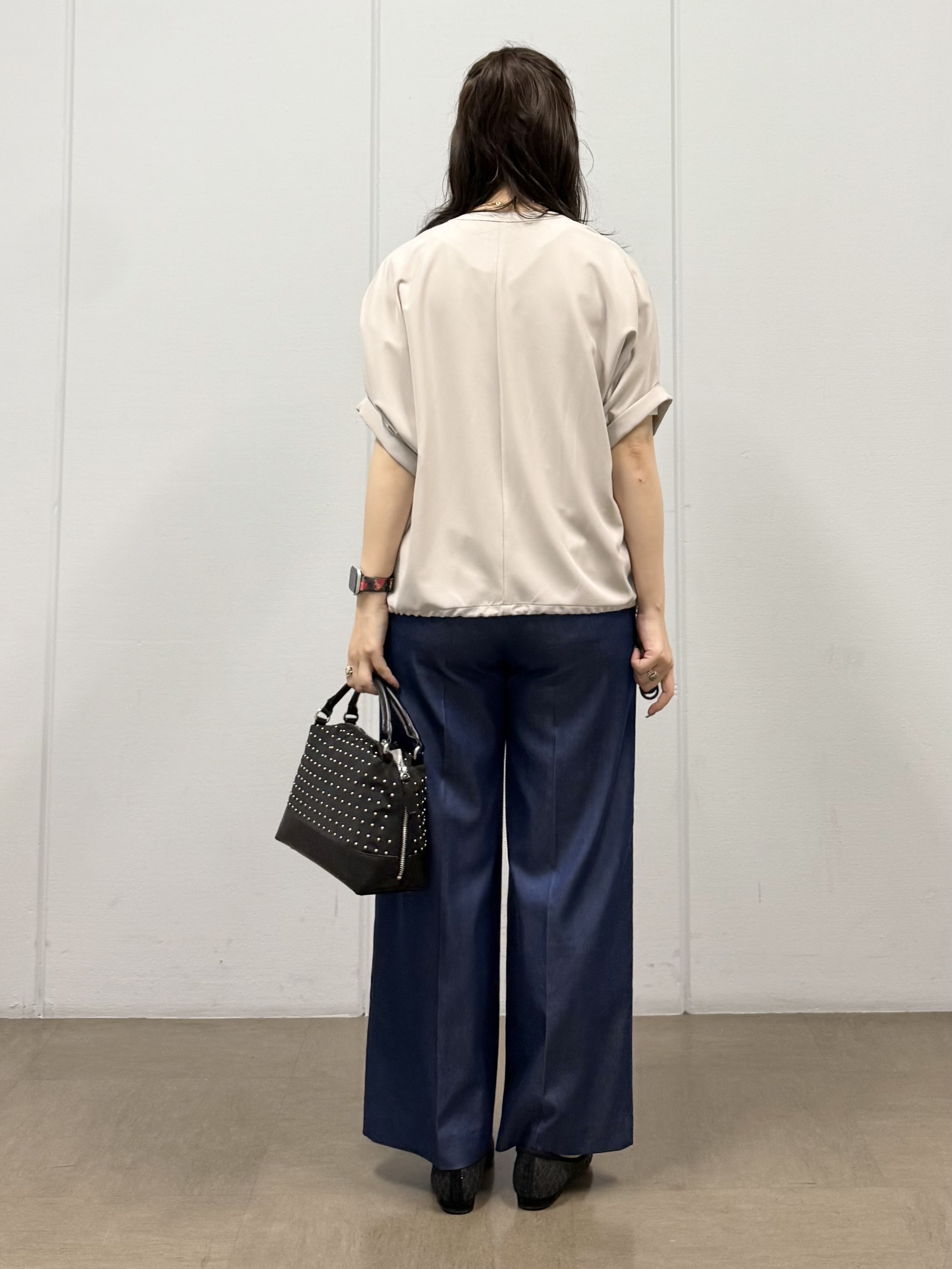 mizukiさんの「INDIVI｜【UVケア／選べるグラフィック】スムースジャージTシャツ」を使ったコーディネート