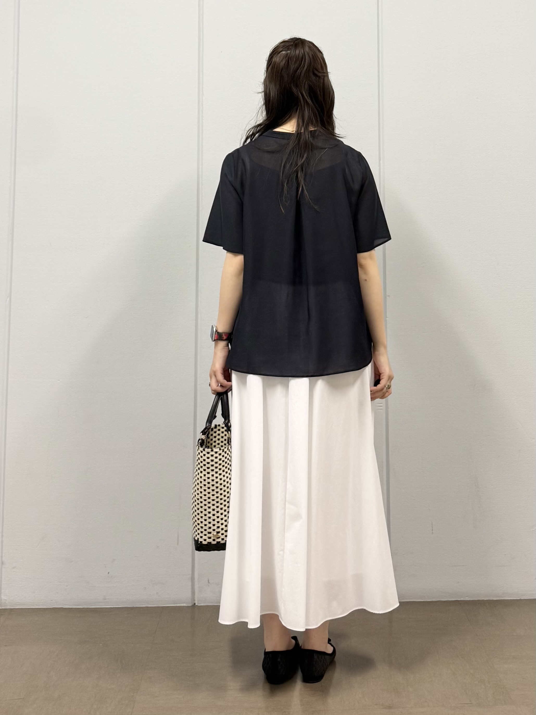 mizukiさんの「INDIVI｜【接触冷感/洗える】シアーシャンブレーピンタックブラウス」を使ったコーディネート