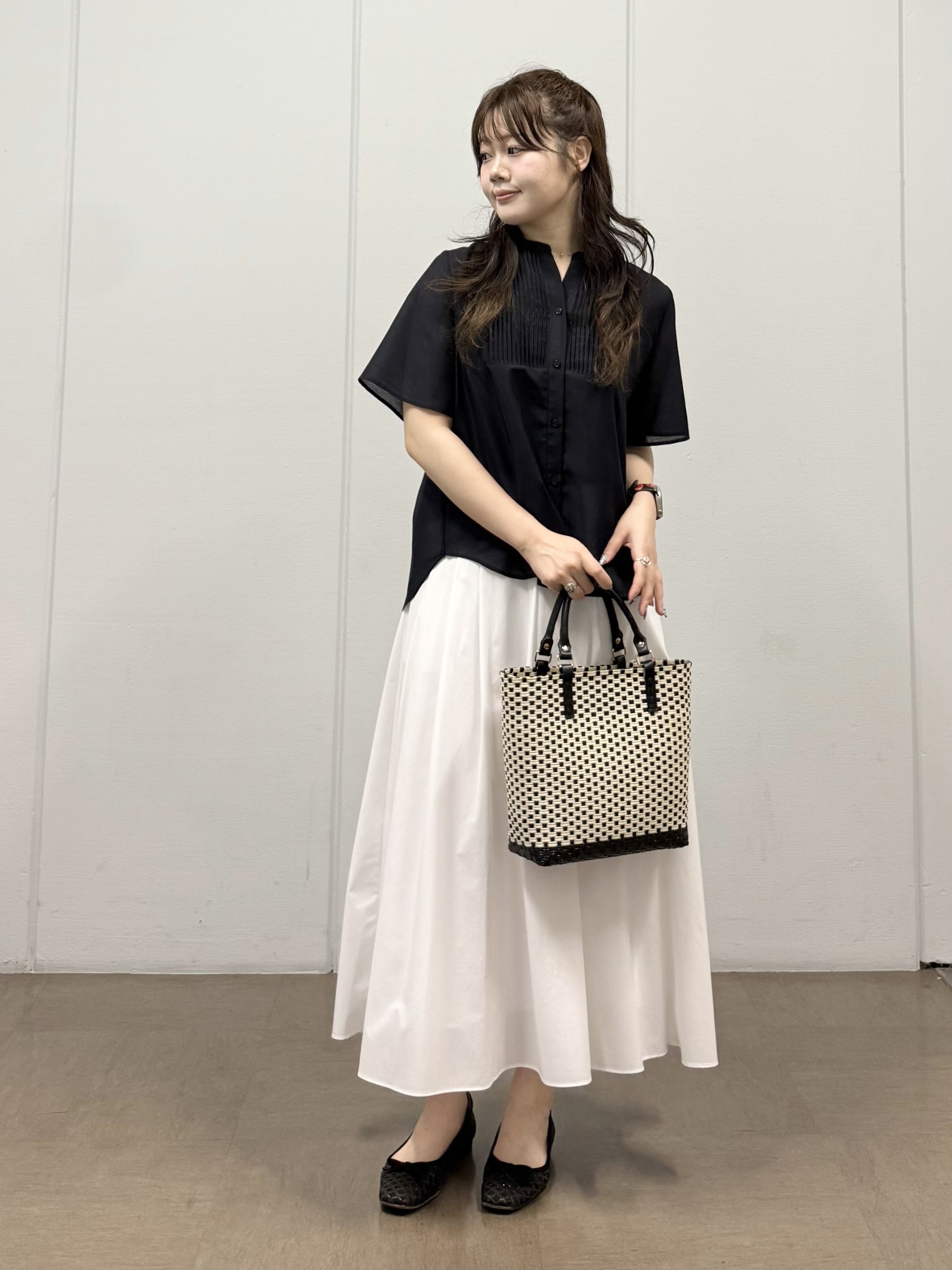 mizukiさんの「INDIVI｜【接触冷感/洗える】シアーシャンブレーピンタックブラウス」を使ったコーディネート
