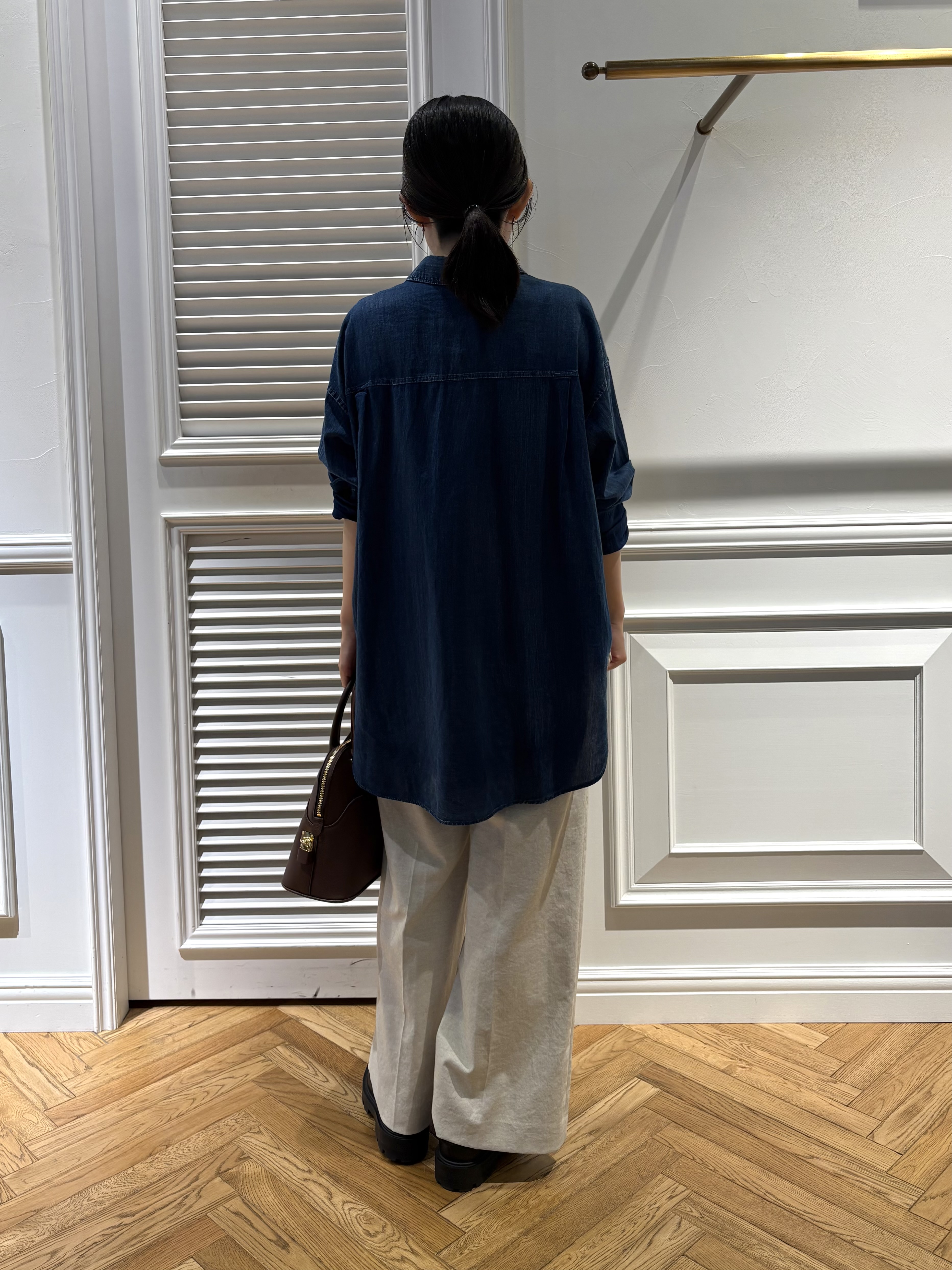 cocoさんの「DRESSTERIOR｜【涼しく着映え】シアーデニムシャツ」を使ったコーディネート
