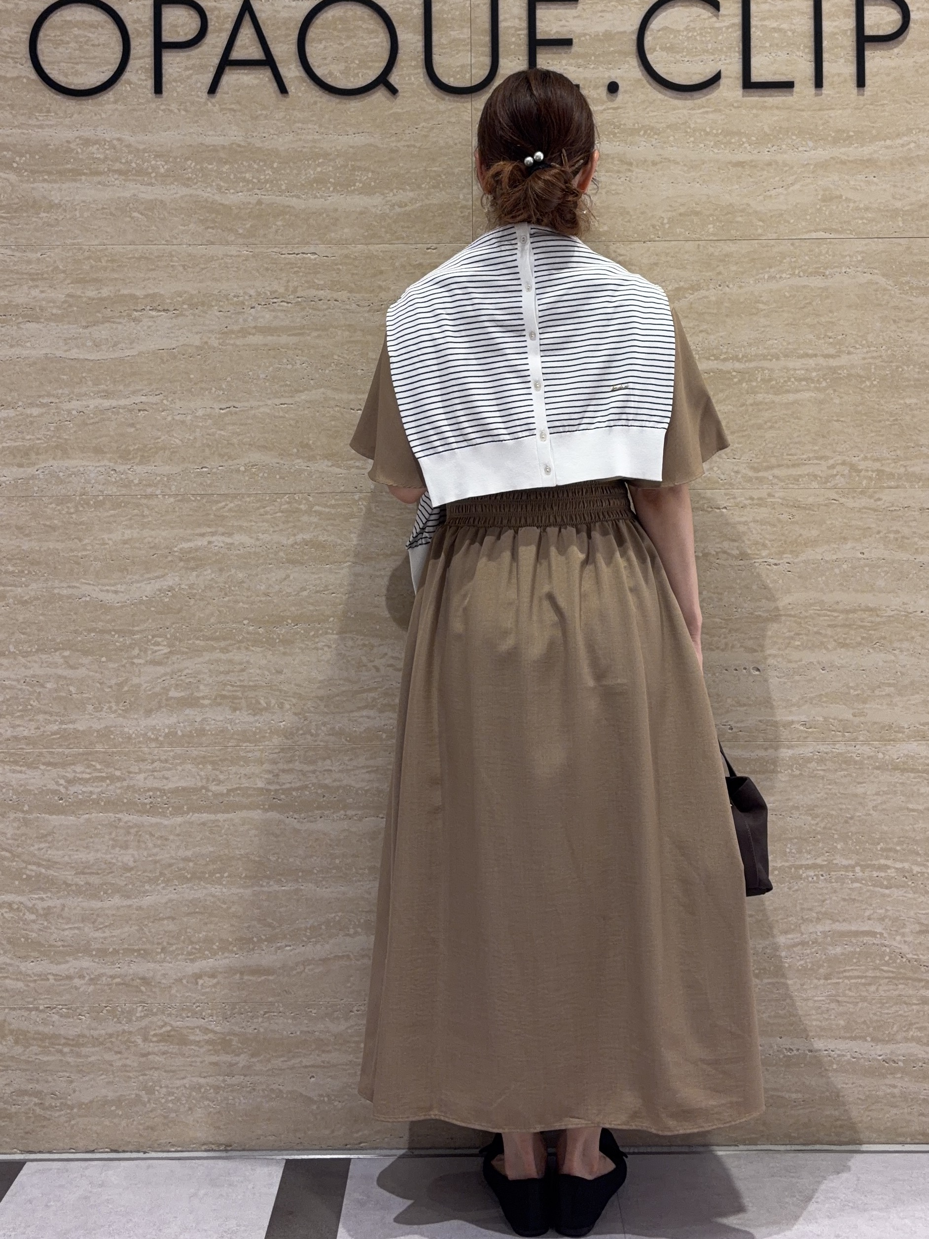 みやさんの「OPAQUE.CLIP｜【遮熱／UVケア】外気の熱を感じにくい！クルーネックカーディガン《洗濯機OK／抗ピリング／6col》」を使ったコーディネート