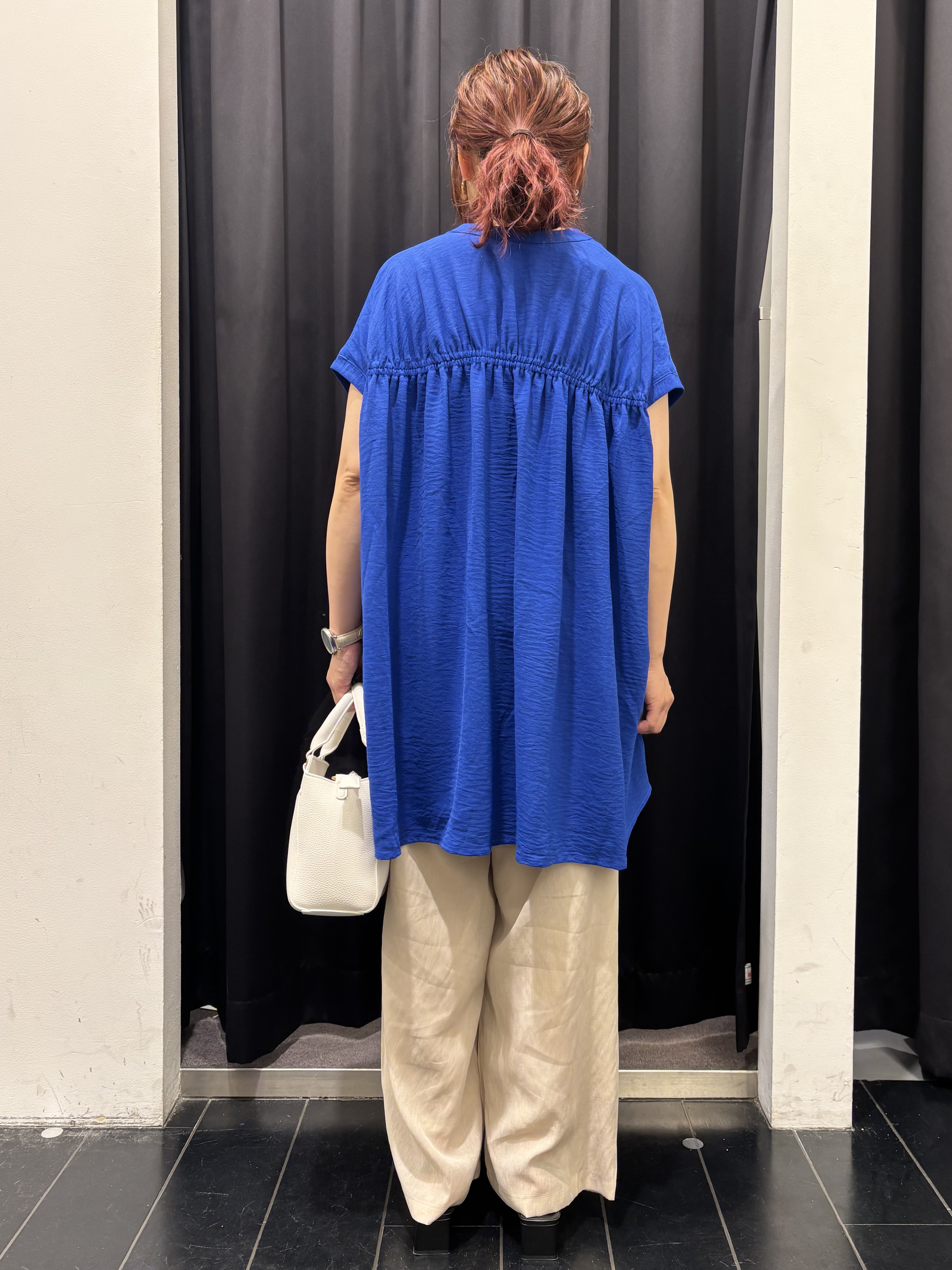 mameさんの「THE SHOP TK｜【夏に嬉しい機能つき】ひんやりさらさら シャーリングブラウス」を使ったコーディネート