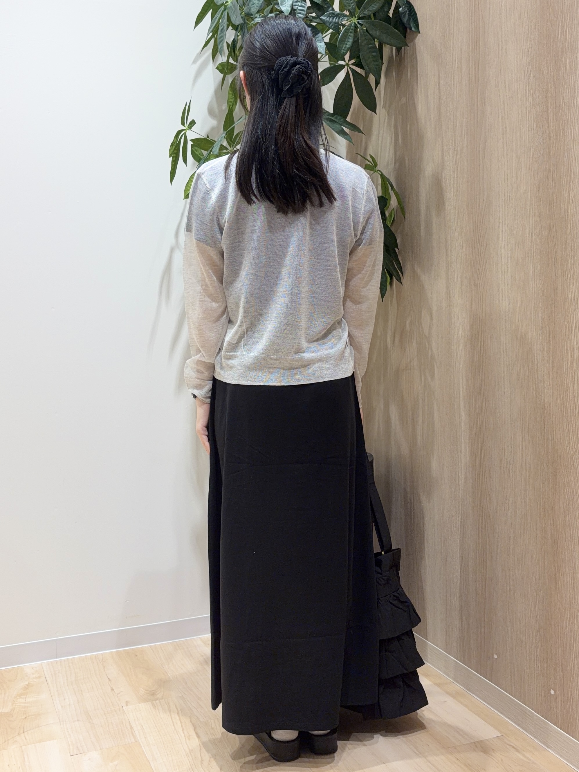ayaneさんの「grove｜【持続冷感/SET UP可】ひんやりポンチシリーズ／フロントレースドルマンカットソー」を使ったコーディネート