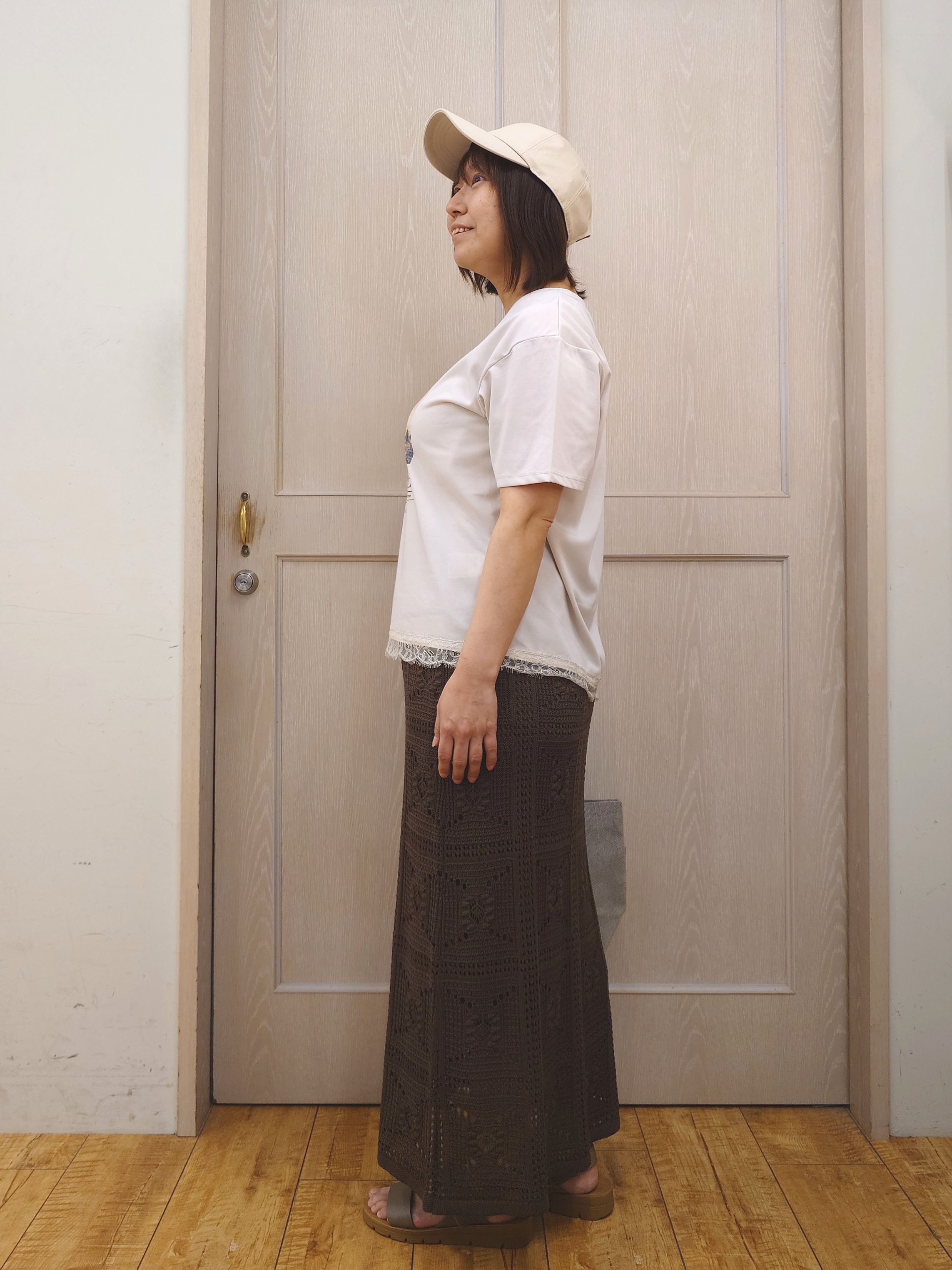 とろろさんの「SHOO･LA･RUE｜【洗濯機可】クロシェ編みが華やか ニットナロースカート」を使ったコーディネート
