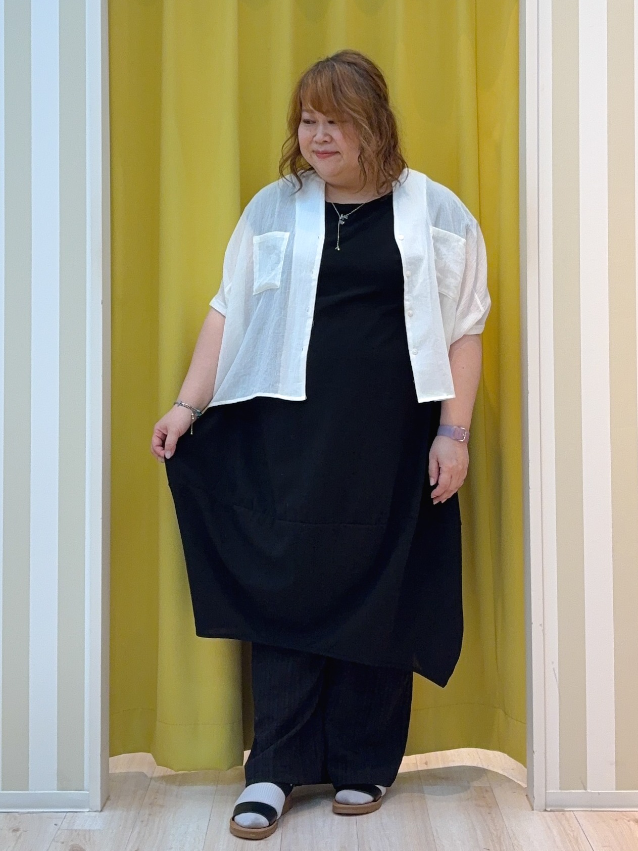 kotoさんさんの「SHOO･LA･RUE｜【洗濯機可/選べる6色】程よいシアー感が涼し気 ゆったりワッシャードルマンブラウス」を使ったコーディネート
