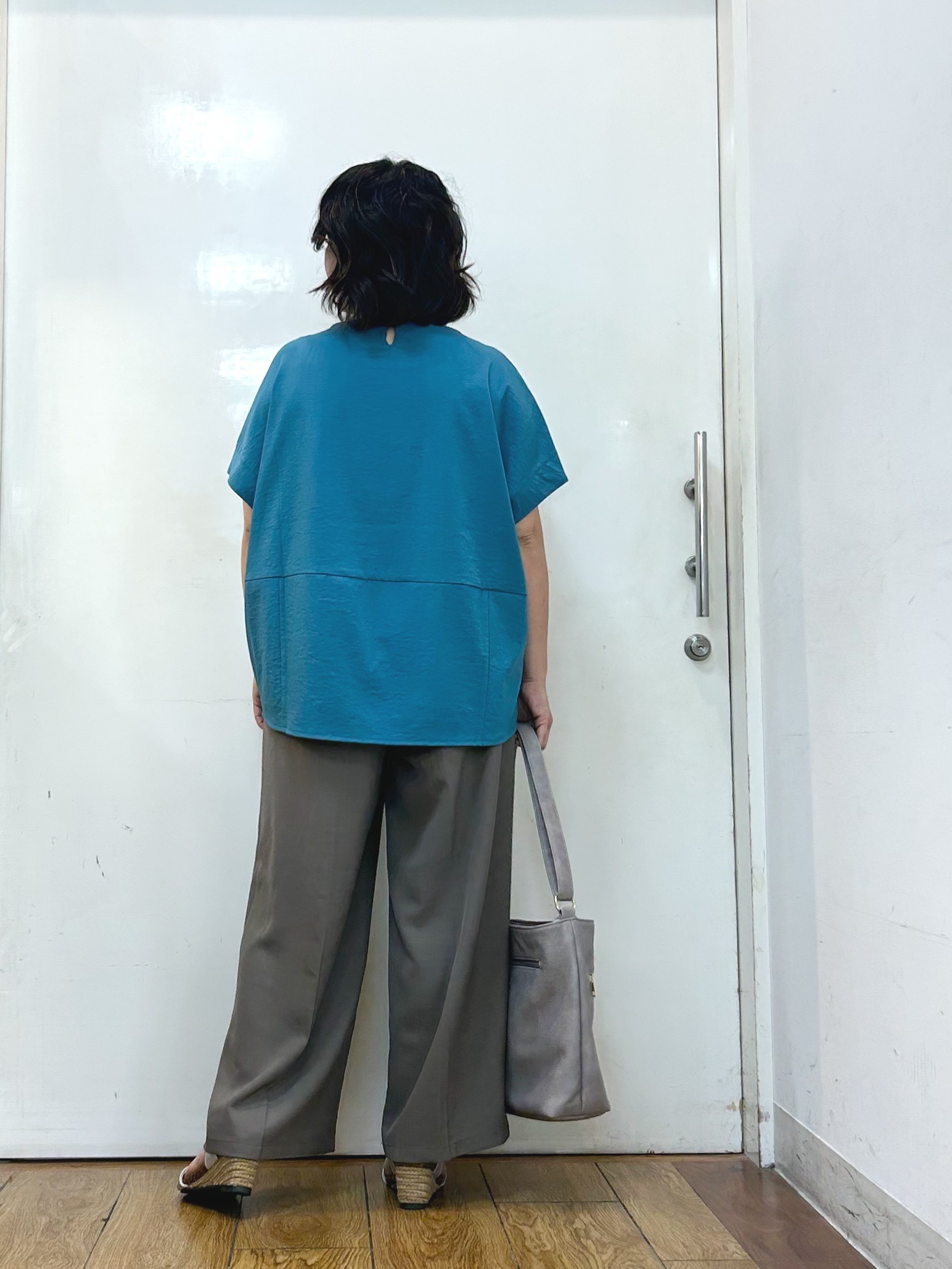 haruさんの「SHOO･LA･RUE｜【洗濯機可/セットアップ可】軽凛(かろりん) シンプル上品 切替コクーントップス」を使ったコーディネート