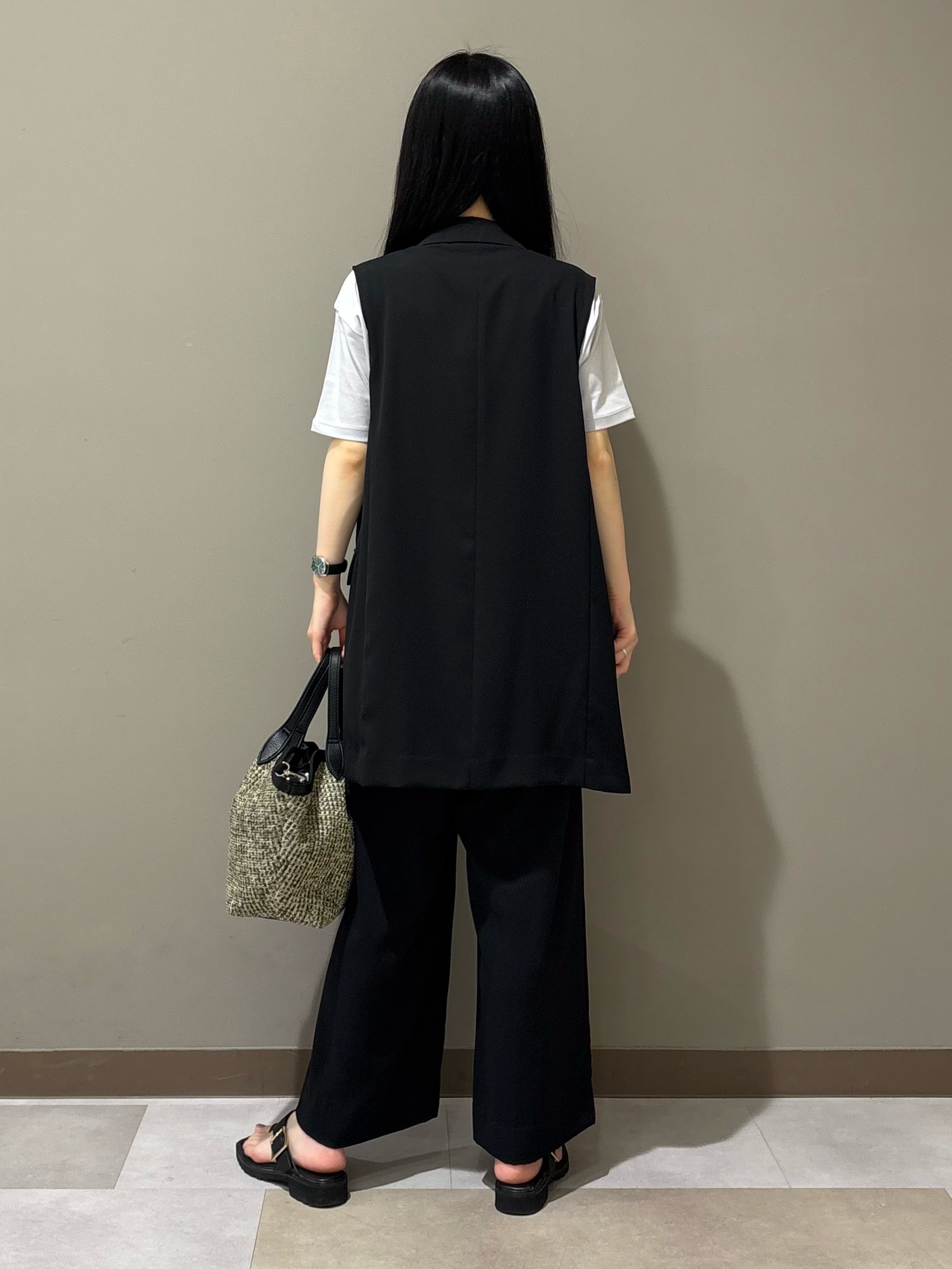 KEIKOさんの「INDIVI｜【接触冷感／透湿／着る日傘】颯爽ジレジャケット」を使ったコーディネート
