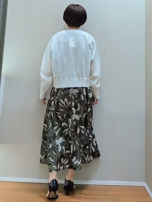 ミズタさんの「UNTITLED｜【アンサンブル可/日除け・冷房対策】シアーレーヨンZIPカーディガン」を使ったコーディネート