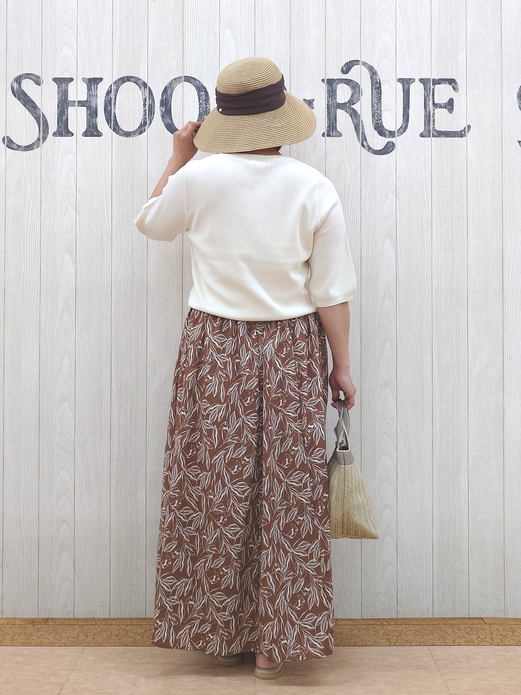 とろろさんの「SHOO･LA･RUE｜【毎日洗える/S-LL/ひんやり/UV】上半身すっきり 二の腕見せない5分袖ニット」を使ったコーディネート