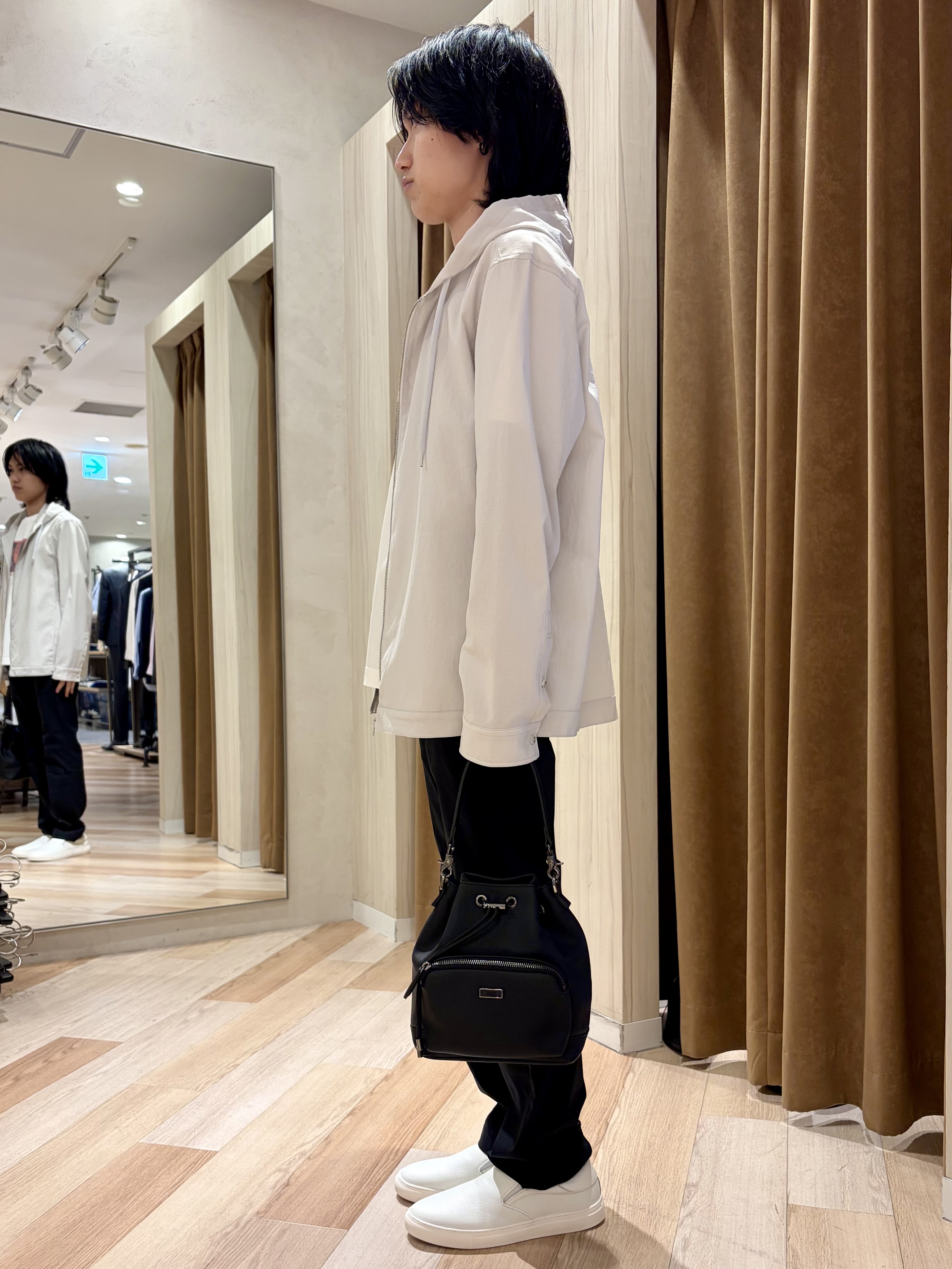 阿部智春さんの「TAKEO KIKUCHI｜【撥水・洗える・シワになりにくい】 リランチェ（R） フードブルゾン」を使ったコーディネート