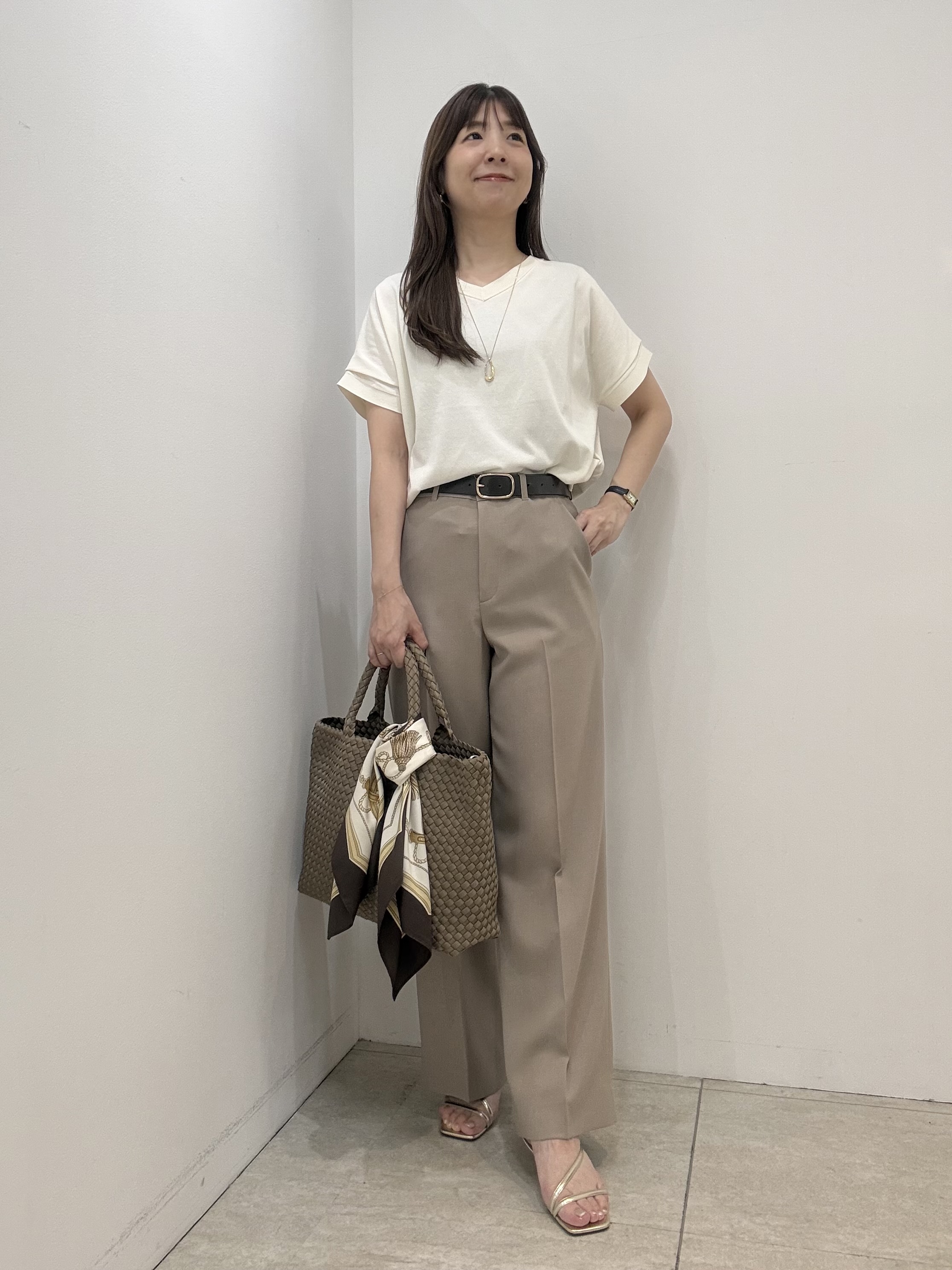 かなえさんの「UNTITLED｜【きれいに体型カバー/前後2WAY】ドライタッチコットンプルオーバー」を使ったコーディネート