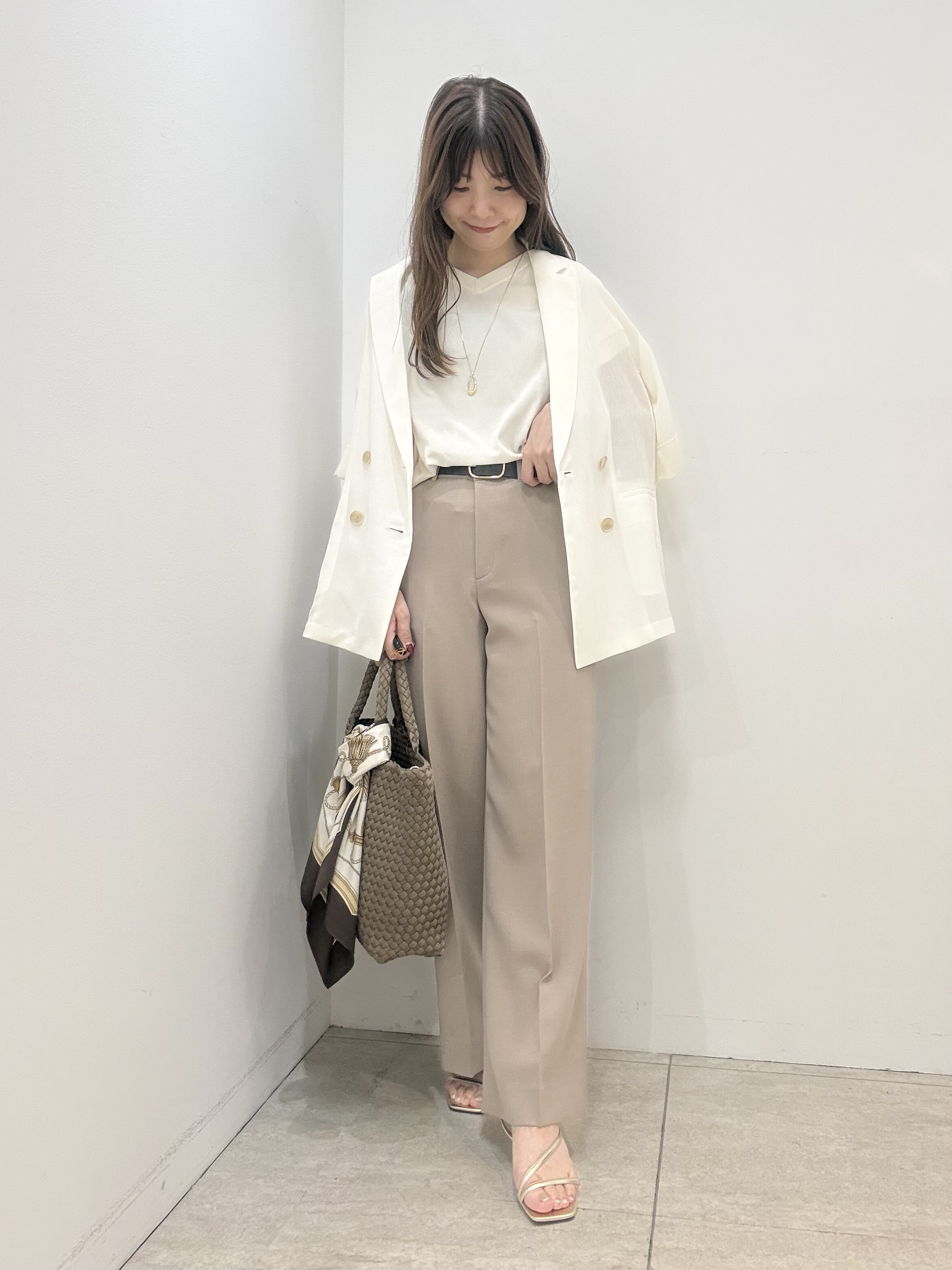 かなえさんの「UNTITLED｜【きれいに体型カバー/前後2WAY】ドライタッチコットンプルオーバー」を使ったコーディネート