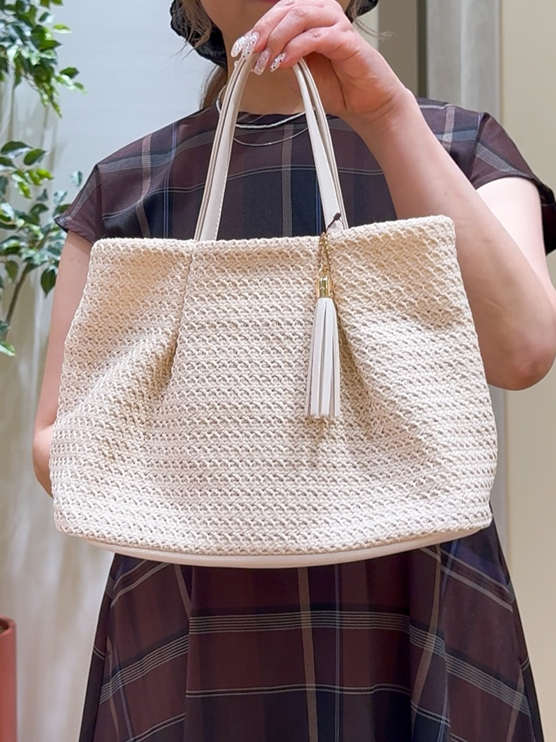 Harukaさんの「grove｜【低身長さんも選べる着丈】マドラスチェックワンピース」を使ったコーディネート