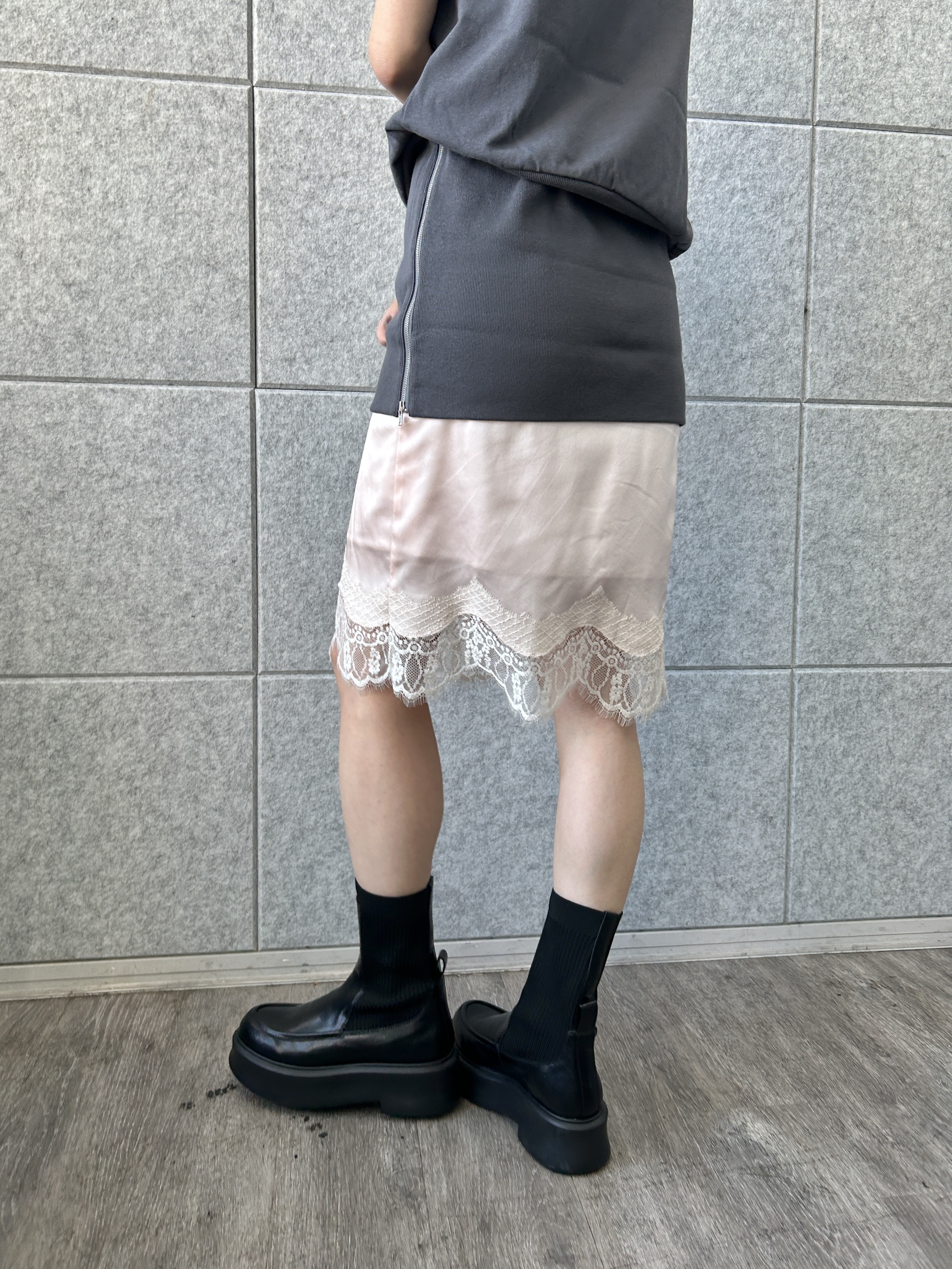 harunaさんの「CODE A｜off－shoulder sleeveless tops」を使ったコーディネート