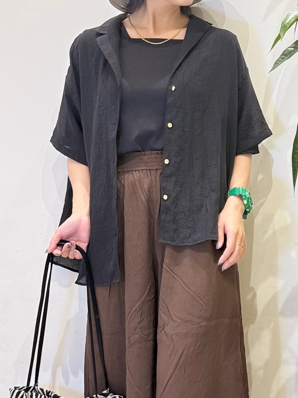 misakiさんの「SHOO･LA･RUE｜【S-LL】ナチュラルに決まる 半袖シアーシャツジャケット」を使ったコーディネート