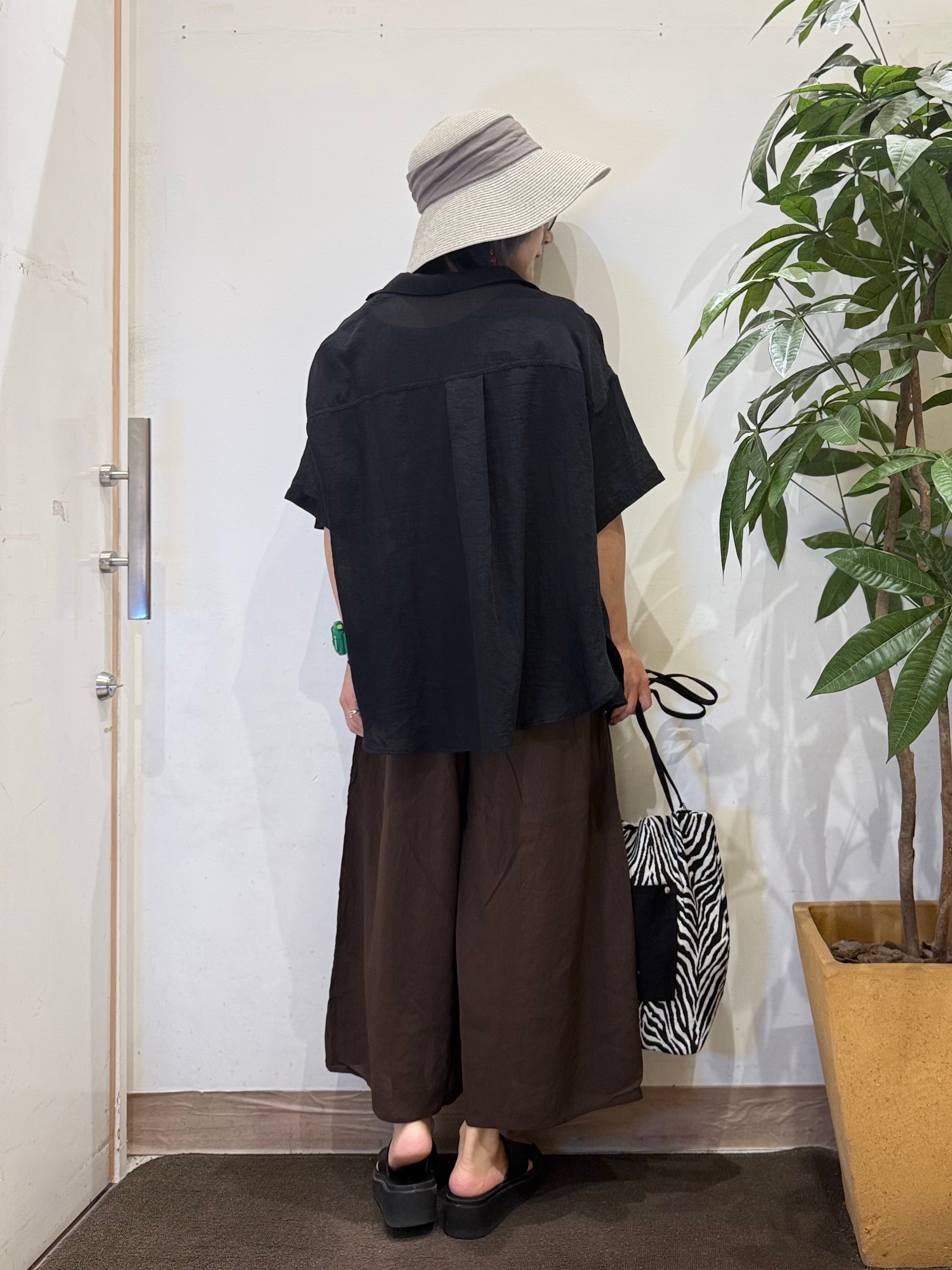 misakiさんの「SHOO･LA･RUE｜【S-LL】ナチュラルに決まる 半袖シアーシャツジャケット」を使ったコーディネート
