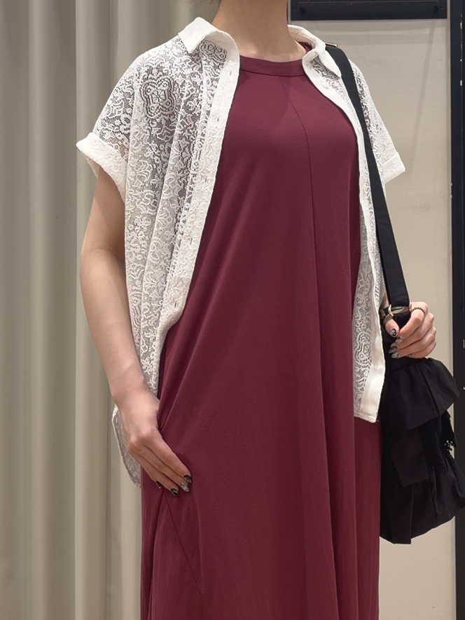 RUKAさんの「grove｜【洗える・体型カバー】レースドルマンシャツ」を使ったコーディネート