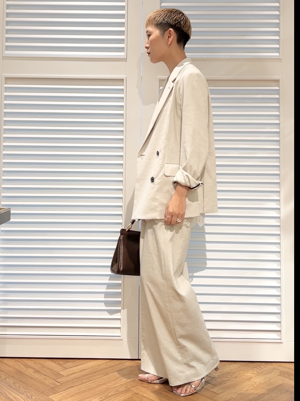 OCHIAIさんの「DRESSTERIOR｜【セットアップ可/吸水速乾/ウォッシャブル】リネンブレンドオックスダブルジャケット」を使ったコーディネート