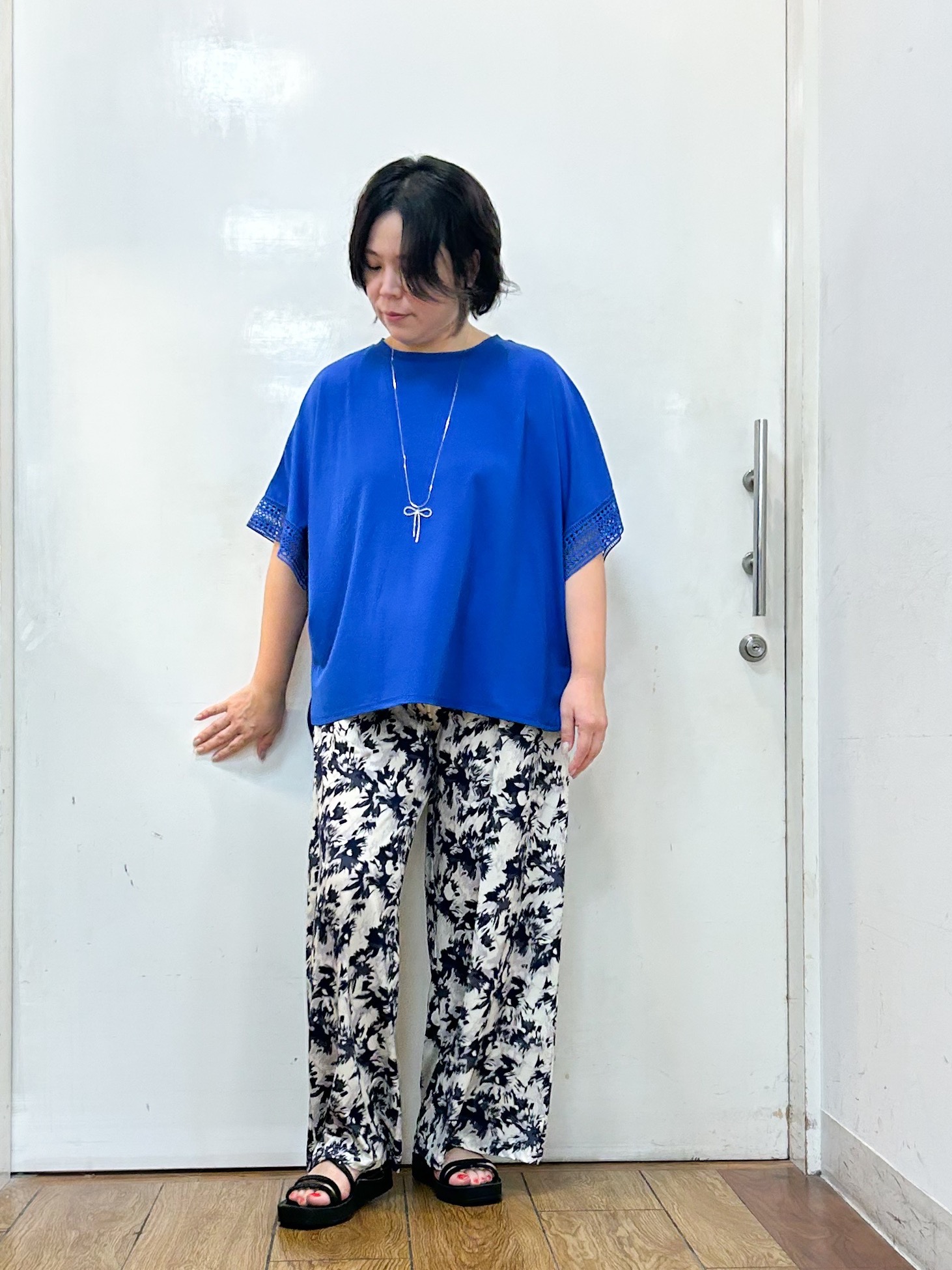 haruさんの「SHOO･LA･RUE｜【ひんやり/UV】お袖レースが上品 ゆったりとろみトップス」を使ったコーディネート