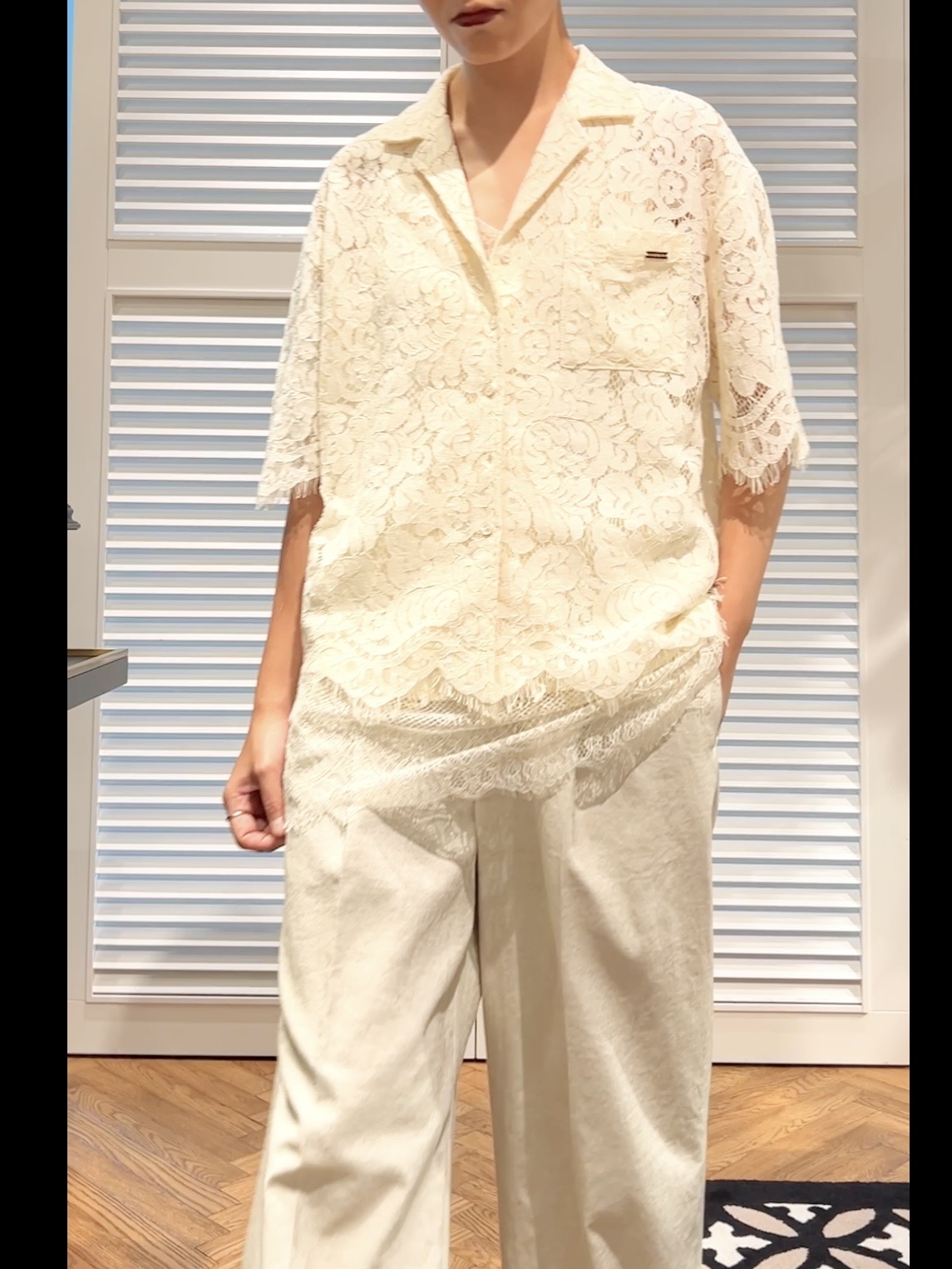 OCHIAIさんの「DRESSTERIOR｜【ウォッシャブル/羽織りにも便利】シアーコードレースブラウス」を使ったコーディネート