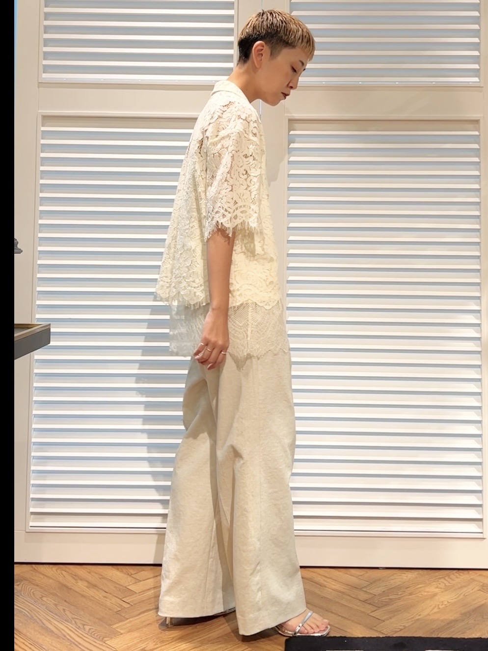 OCHIAIさんの「DRESSTERIOR｜【ウォッシャブル/羽織りにも便利】シアーコードレースブラウス」を使ったコーディネート