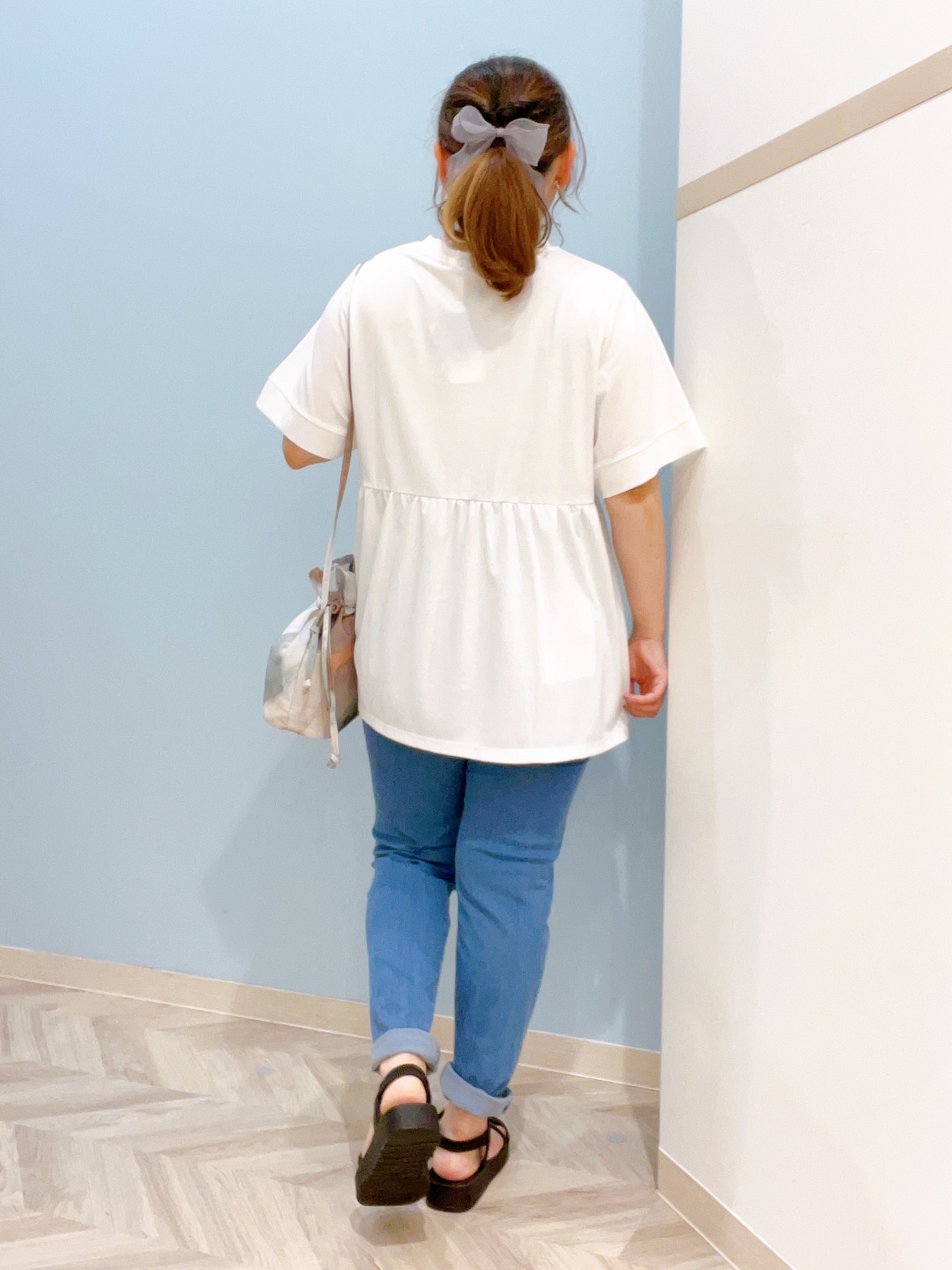 kitaさんの「SHOO･LA･RUE｜【S-LL/洗濯機可】さらっとタッチ ほんのりシアーカーディガン」を使ったコーディネート