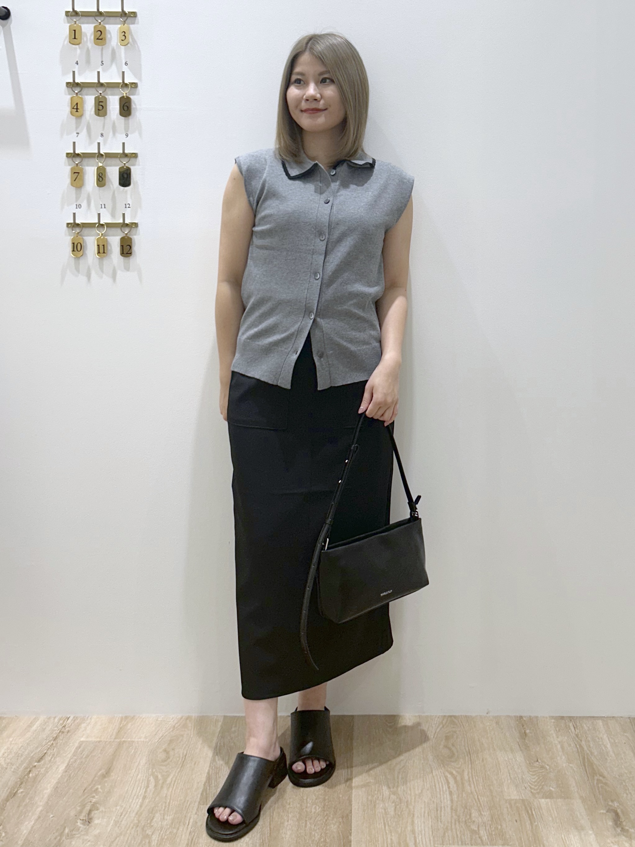 suzukaさんの「OPAQUE.CLIP｜配色衿フレンチスリーブニット【洗濯機OK】」を使ったコーディネート
