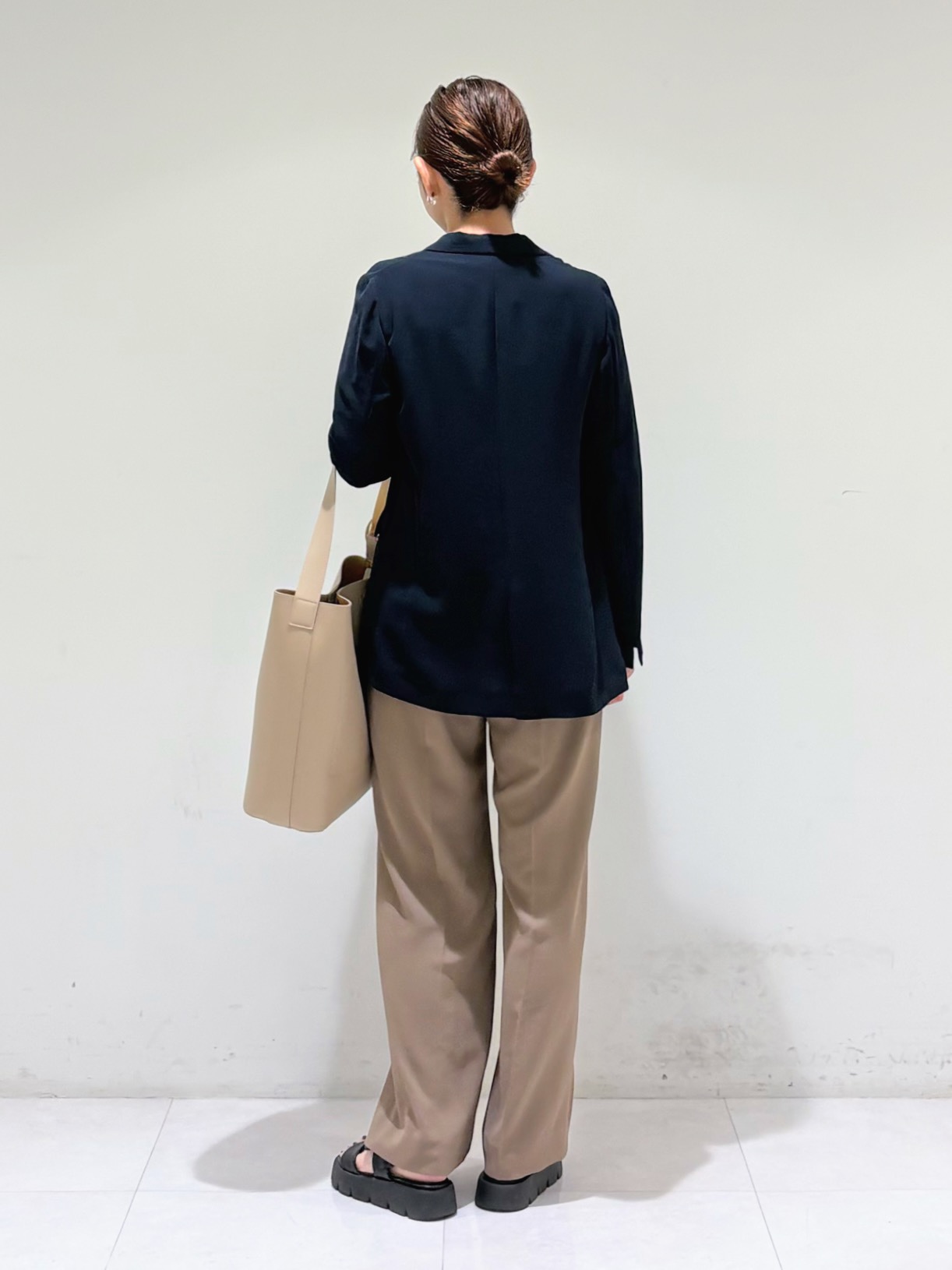 tsuyuさんの「INDIVI｜【洗える／多機能／SETUP可】着る日傘ダブルジャケット」を使ったコーディネート